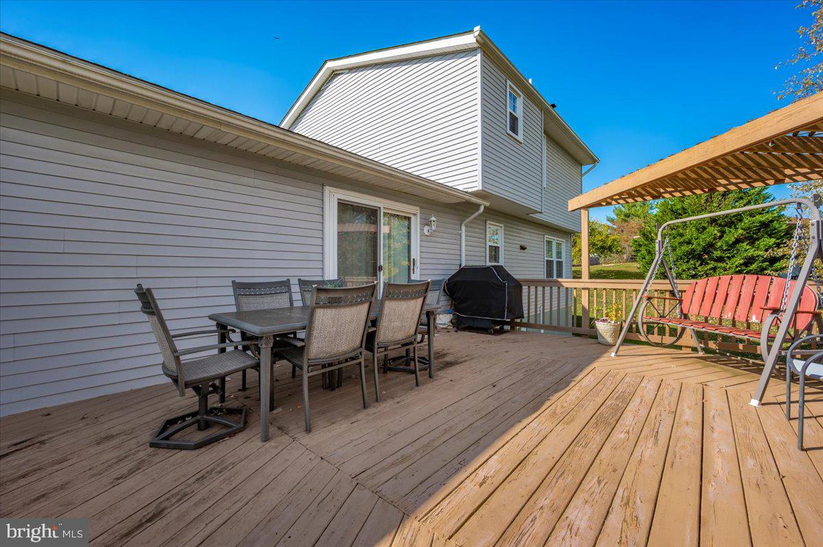 CRESTVIEW ESTATES - Residential