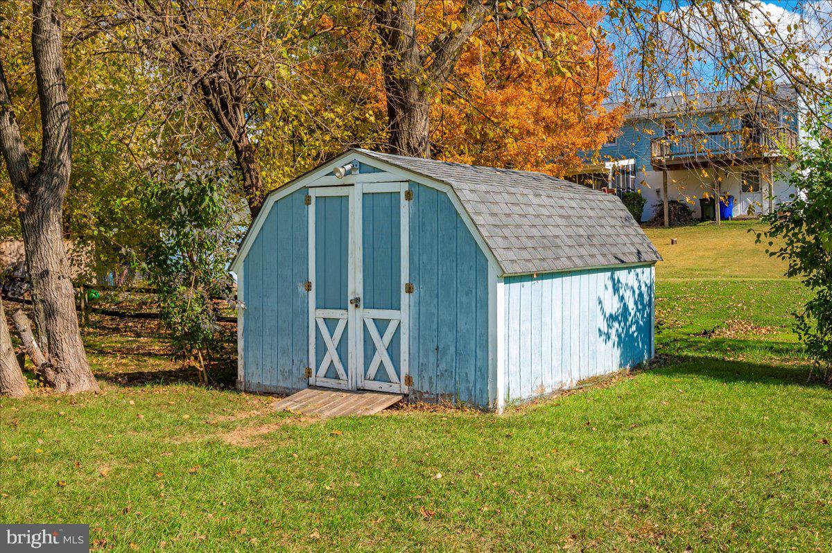 CRESTVIEW ESTATES - Residential