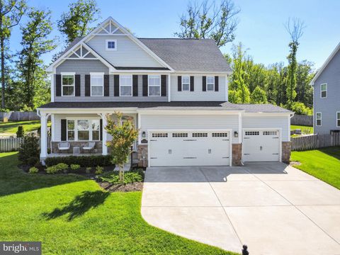 Photo of 15179 Haymarket Landing Drive, HAYMARKET, VA 20169 (MLS # VAPW2119552)