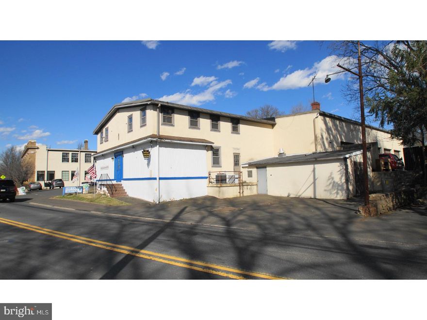Tremendous opportunity on one of the largest properties in Newtown Boro. Development potential into retail and condo projects or strictly residential condos. Two street frontage with 176' on State Street and 135' on Court Street. Ideal for 1st level parking with 2nd & 3rd level luxury condos. Presently used as a 12,410 square foor auto repair shop. The zoning is V2 Village Gateway.