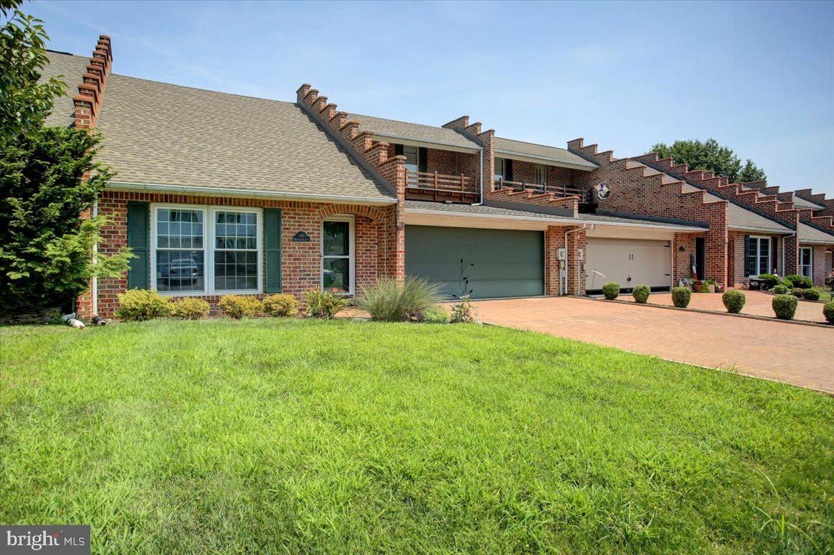MEADOWBROOK - Residential