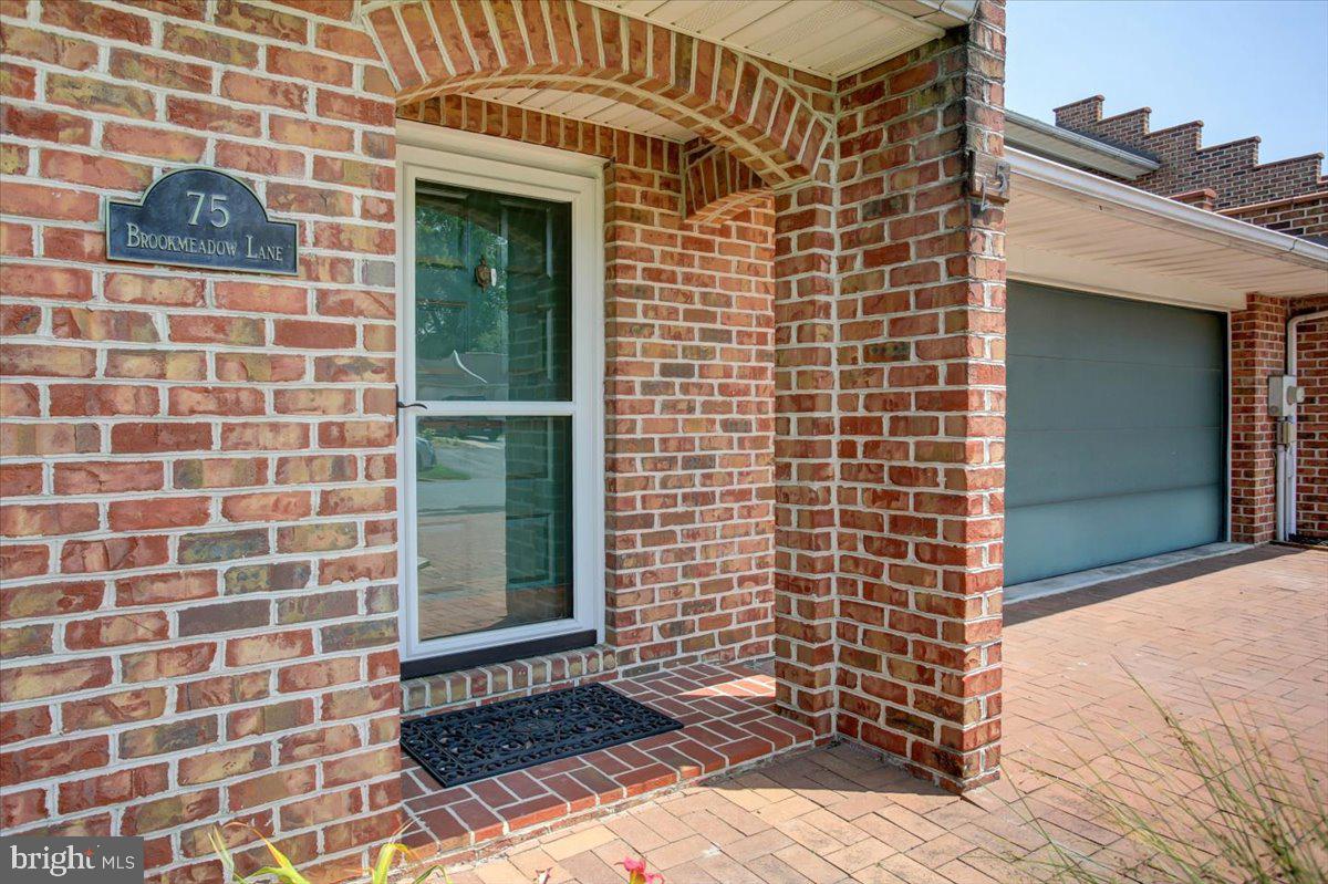 75 BROOKMEADOW LANE