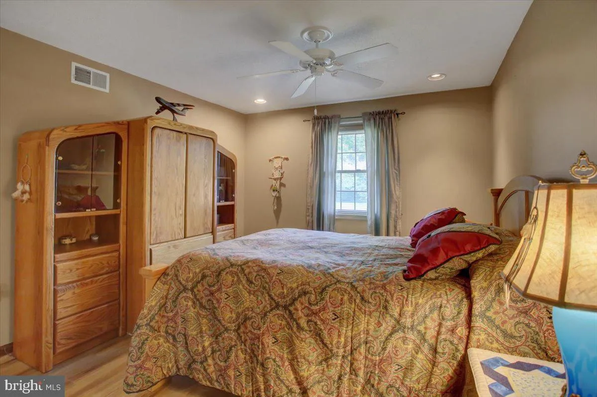 Chambersburg, Pennsylvania 17201, United States, 4 Bedrooms Bedrooms, ,3 BathroomsBathrooms,Residential,Coming Soon,175049