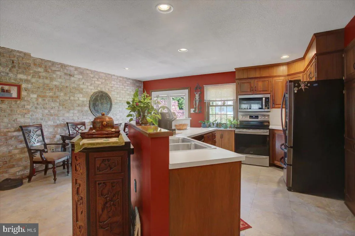 Chambersburg, Pennsylvania 17201, United States, 4 Bedrooms Bedrooms, ,3 BathroomsBathrooms,Residential,Coming Soon,175049