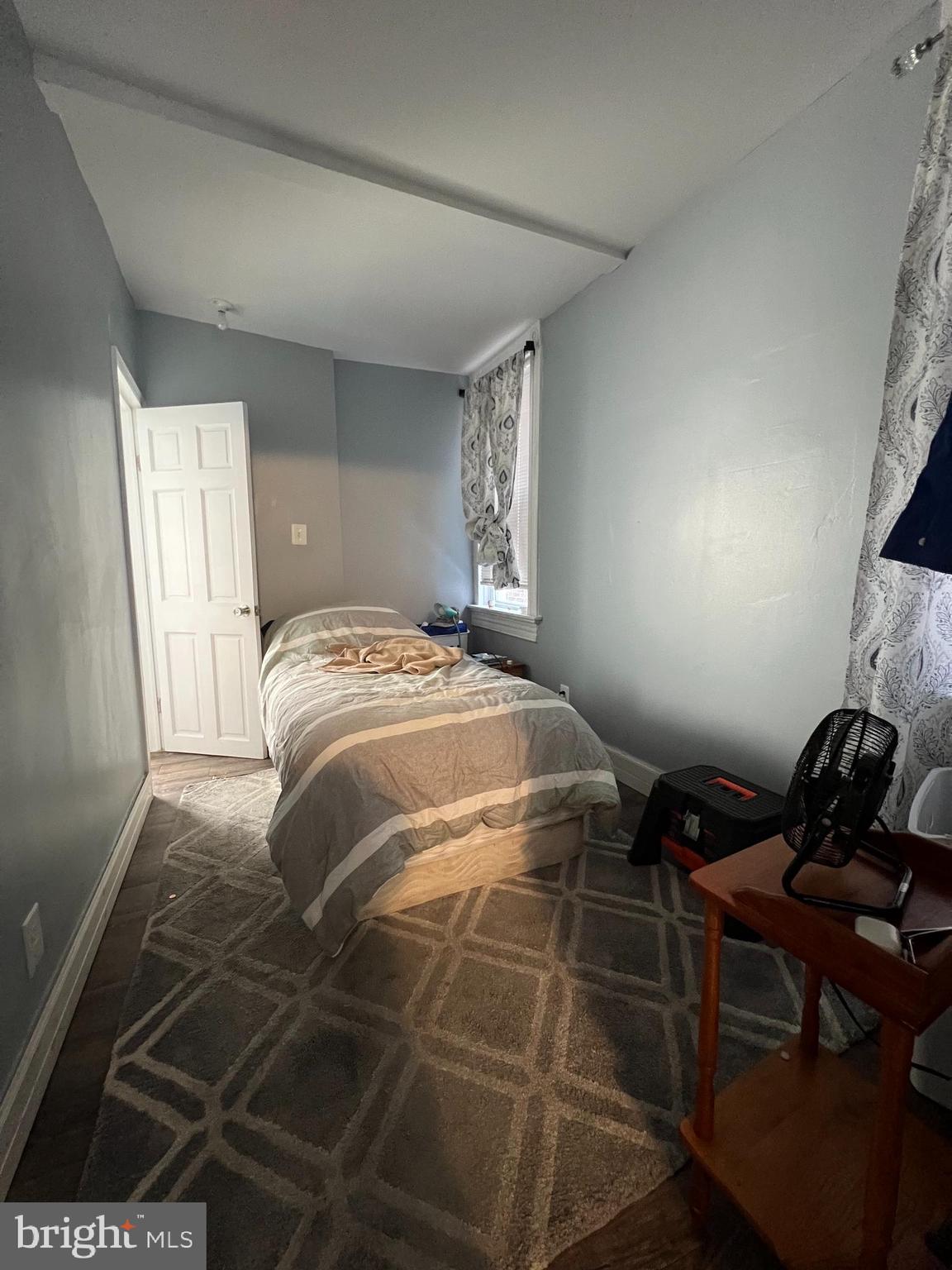 BROADWAY EAST - Residential