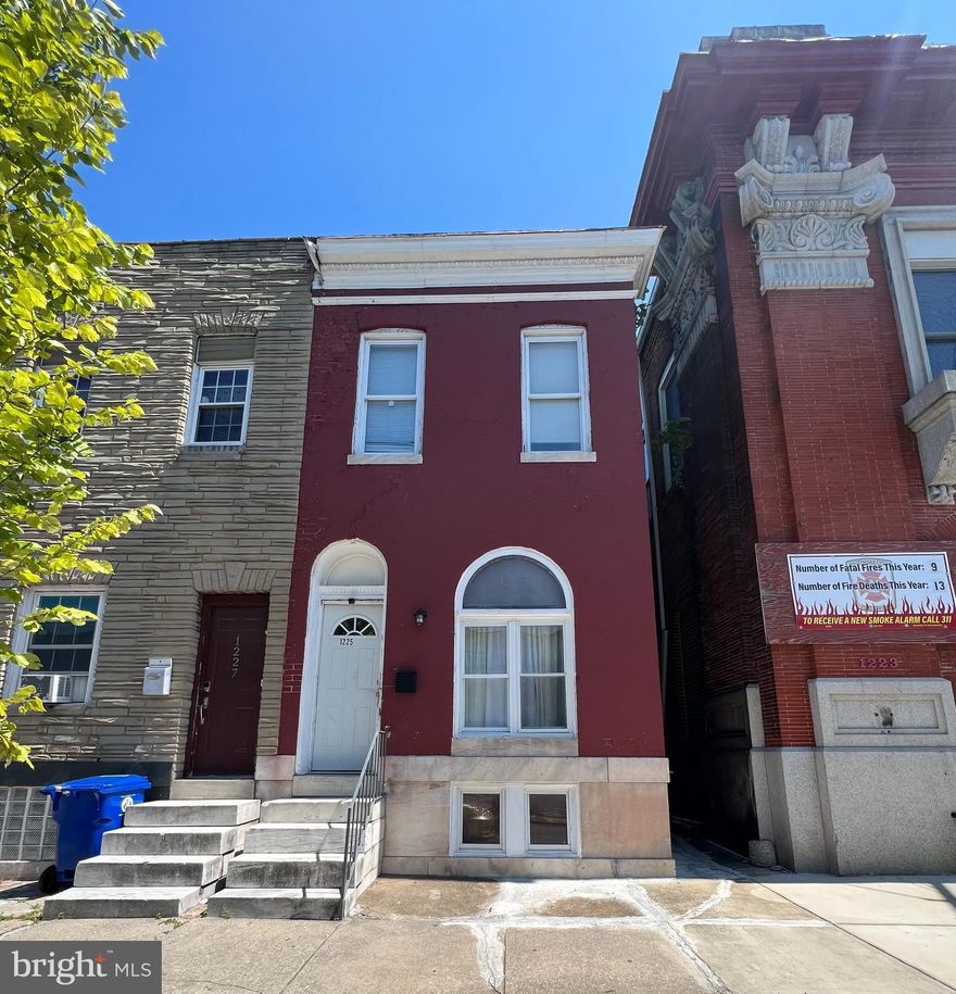 This three bedroom townhouse is well maintained and can be a good home for a first time buyer or a good income producing property for an investor.