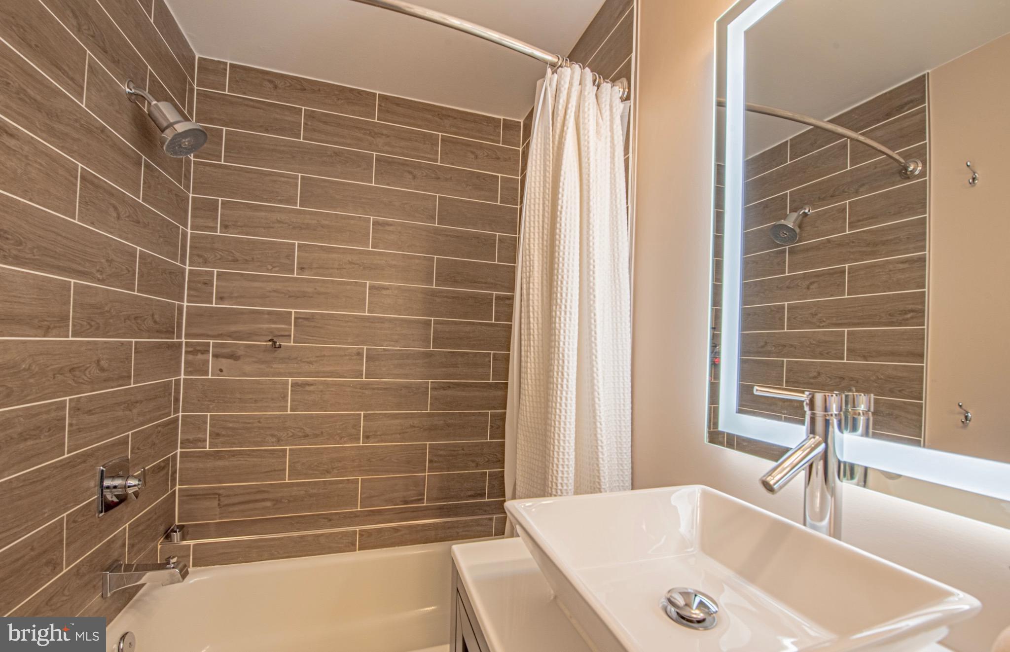 LOVETON FARMS - Residential