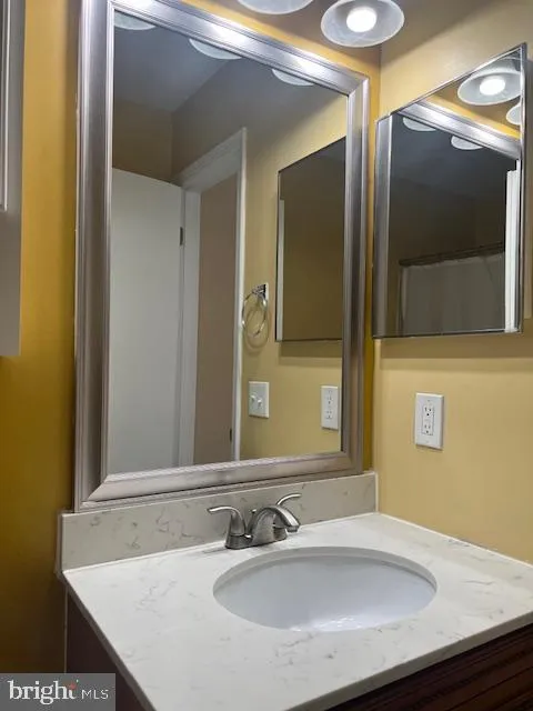 North Brunswick, New Jersey 08902, United States, 2 Bedrooms Bedrooms, ,2 BathroomsBathrooms,Residential,Active,118162