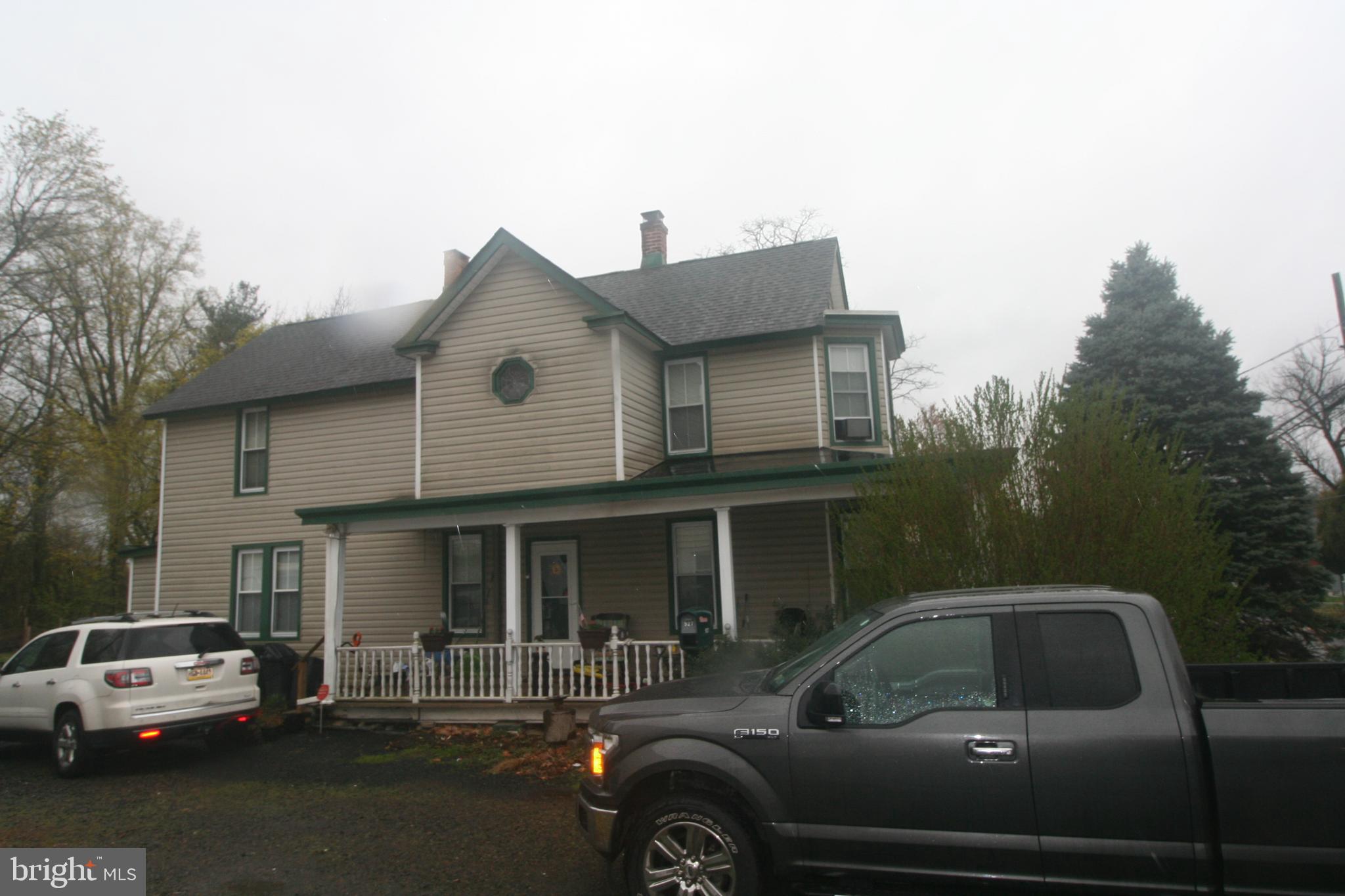 927 BELLEVUE AVENUE