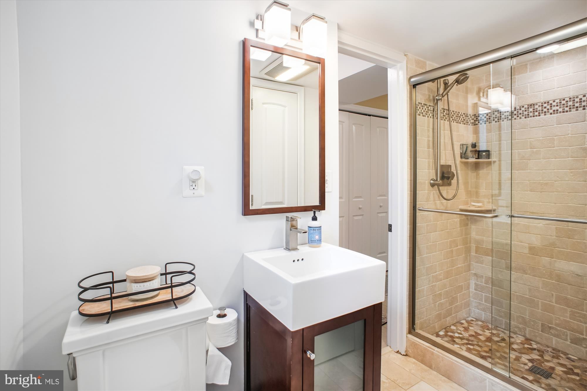 OVERLEE - Residential Lease