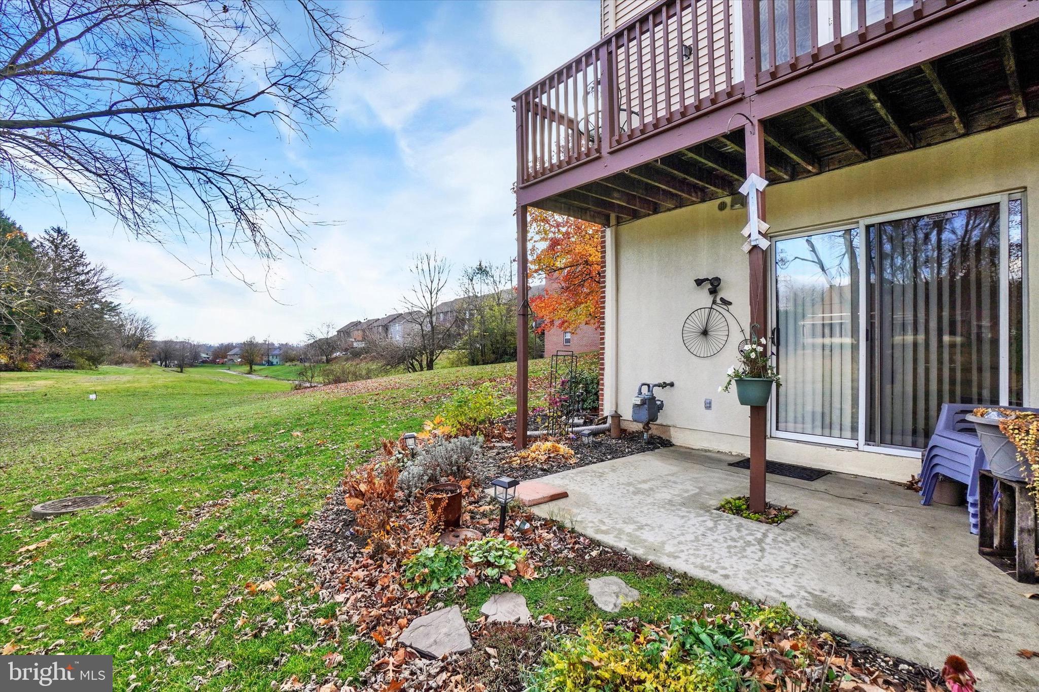 WESTLYN CONDOS - Residential