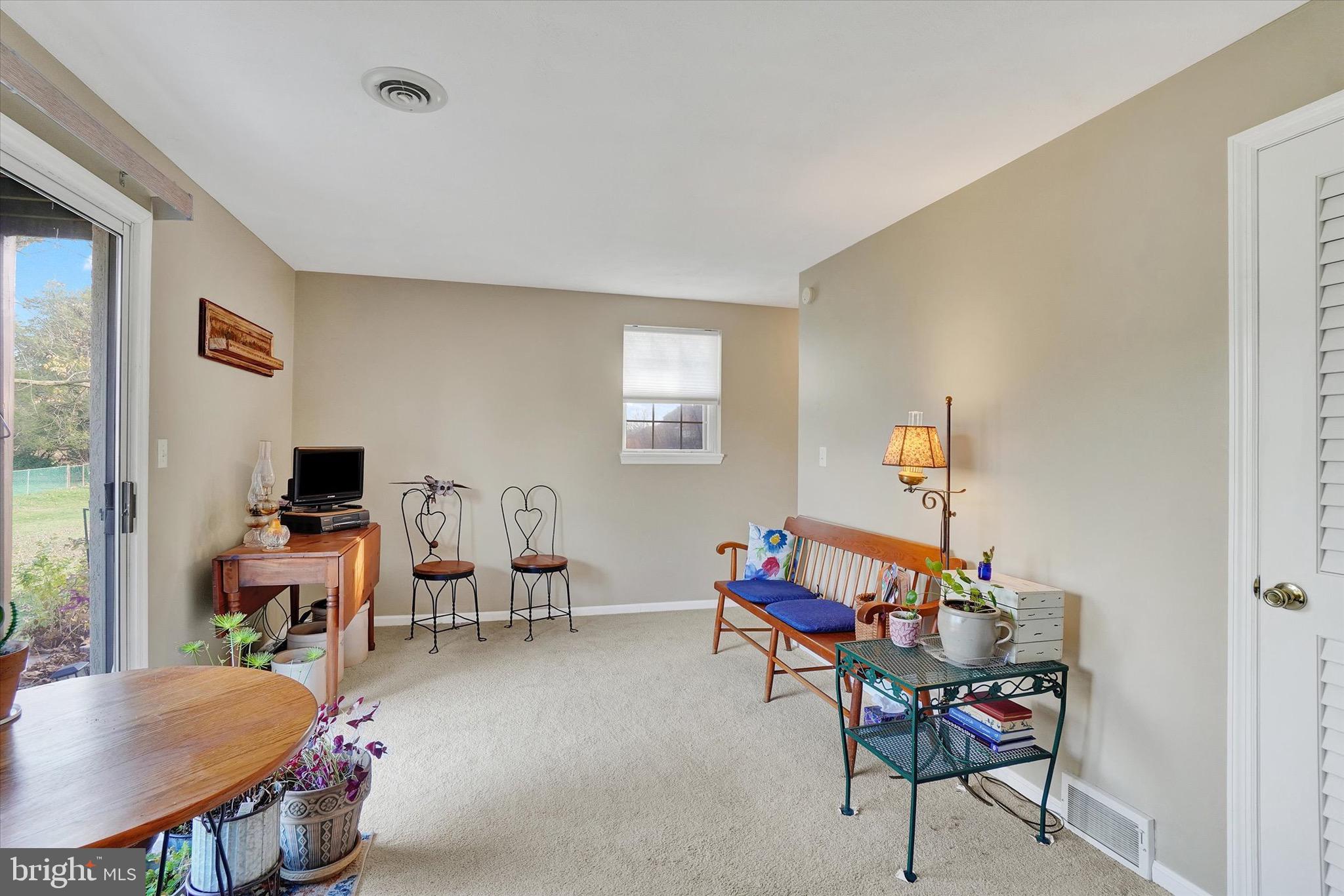 WESTLYN CONDOS - Residential