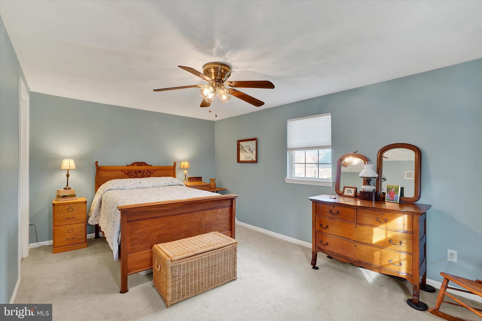 WESTLYN CONDOS - Residential