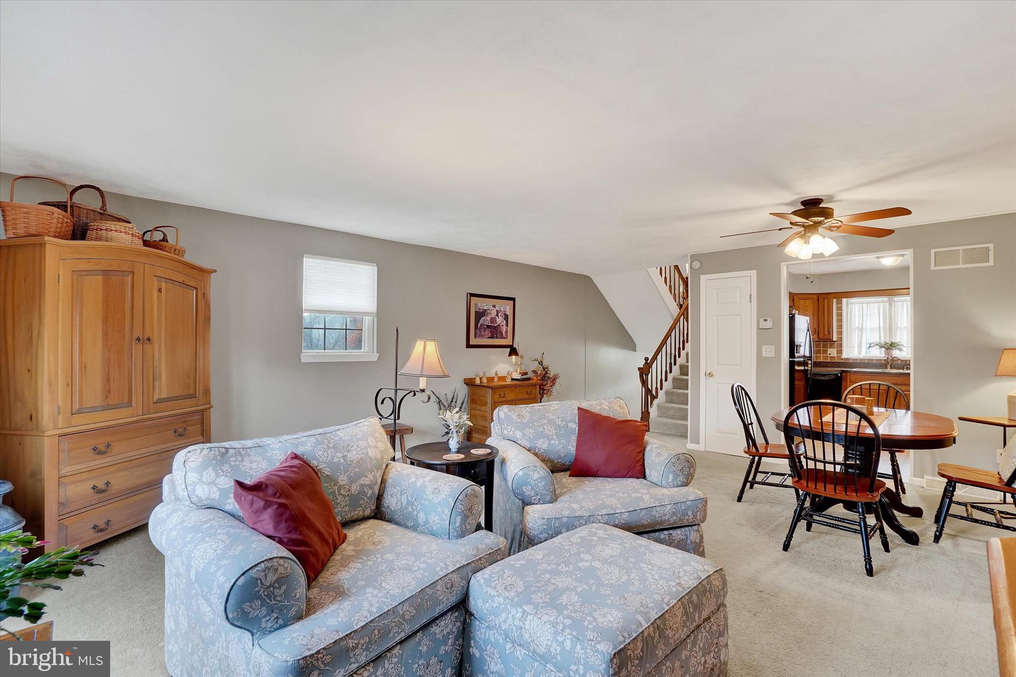 WESTLYN CONDOS - Residential