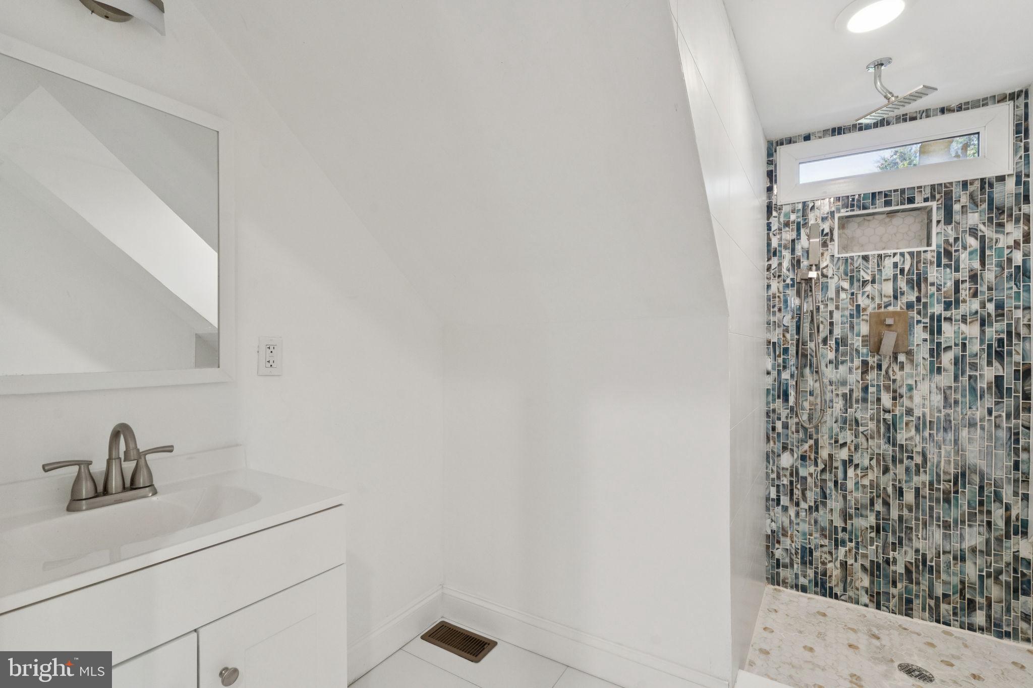 CHELTENHAM - Residential