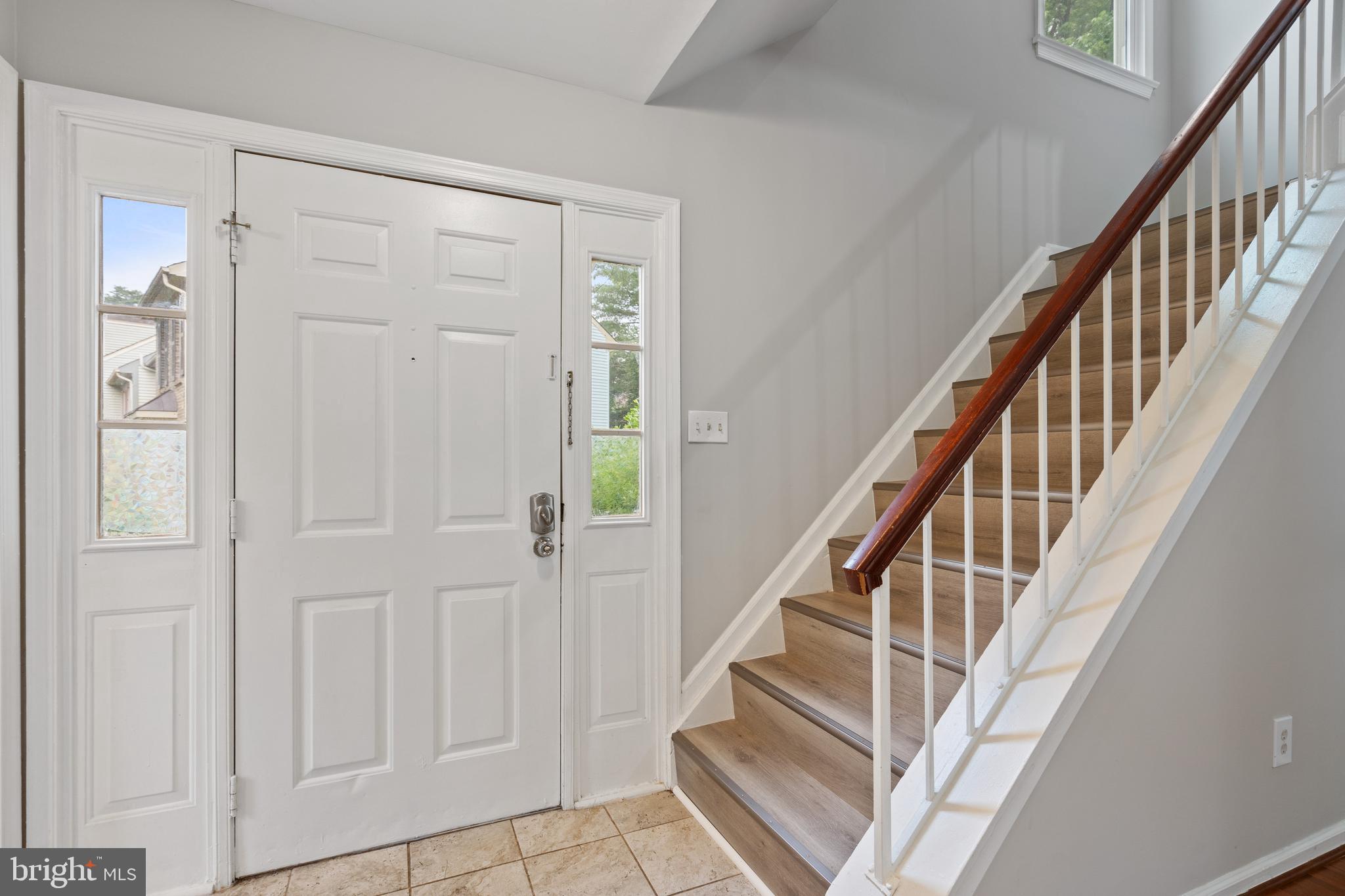 8498 LAUREL OAK DRIVE
