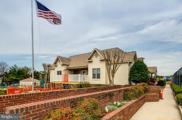 MANCHESTER LAKES - Residential