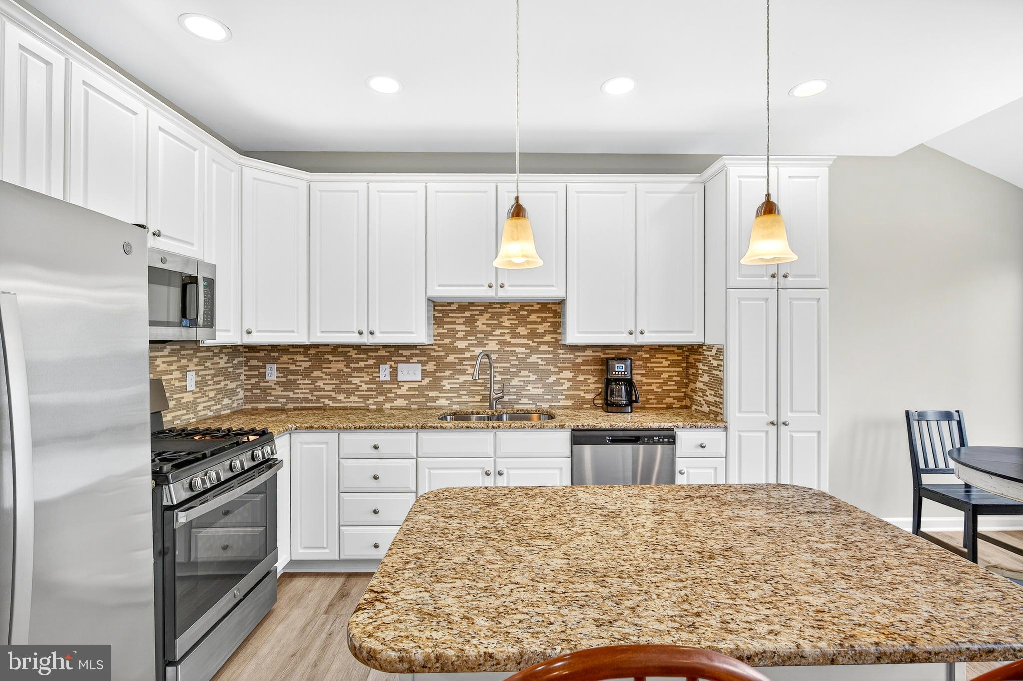 FARMWELL HUNT - Residential