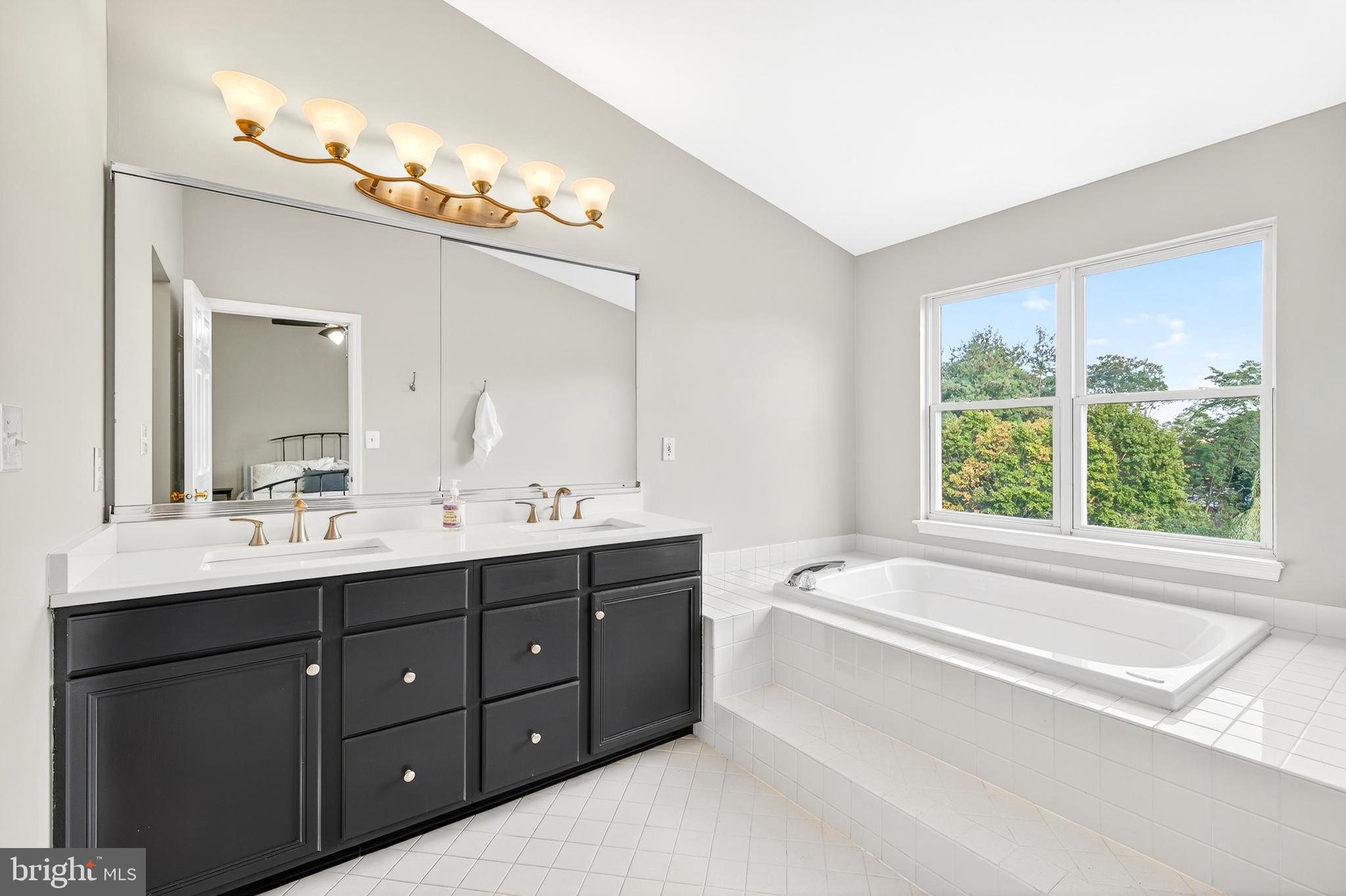 FARMWELL HUNT - Residential