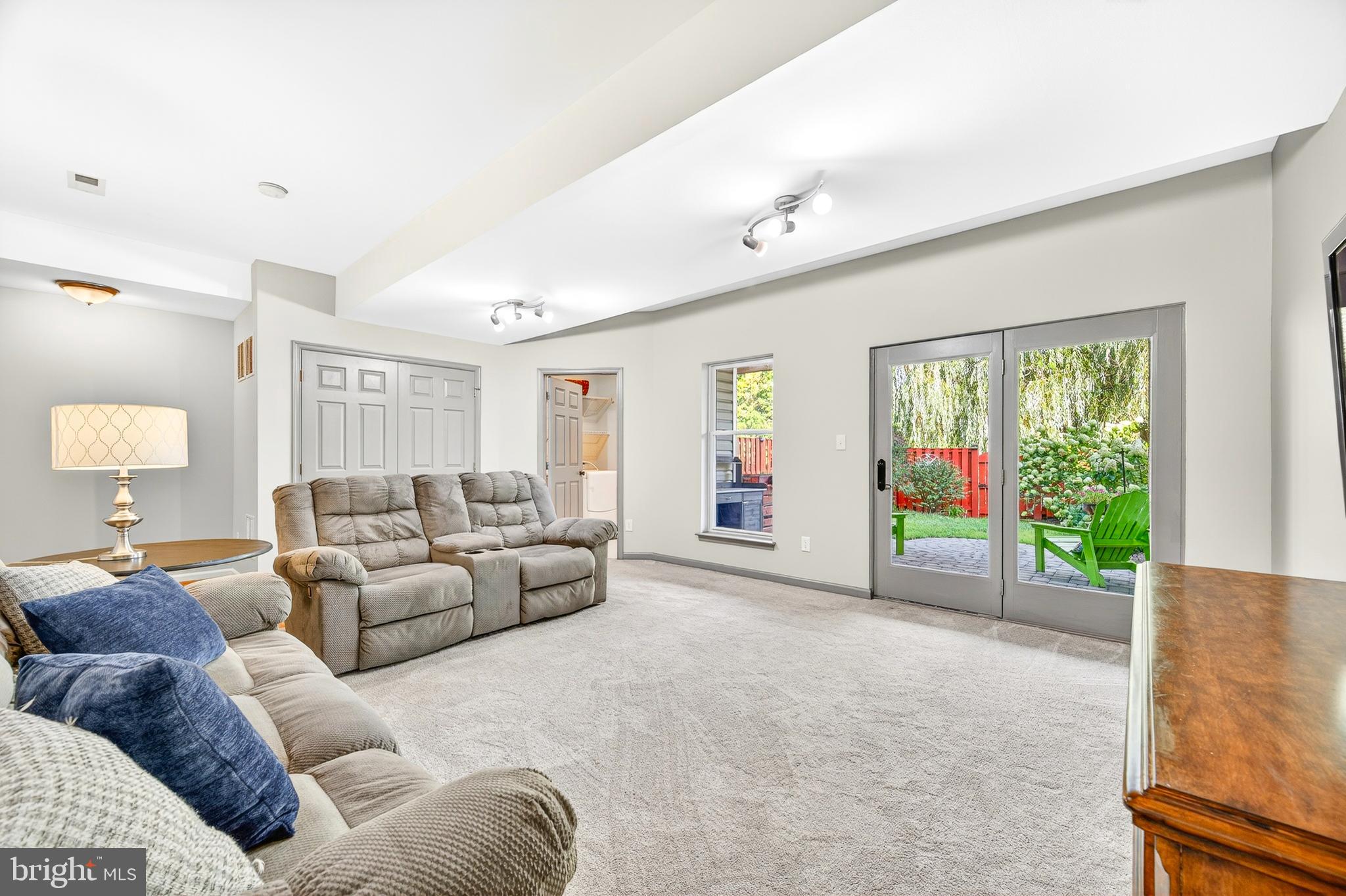 FARMWELL HUNT - Residential