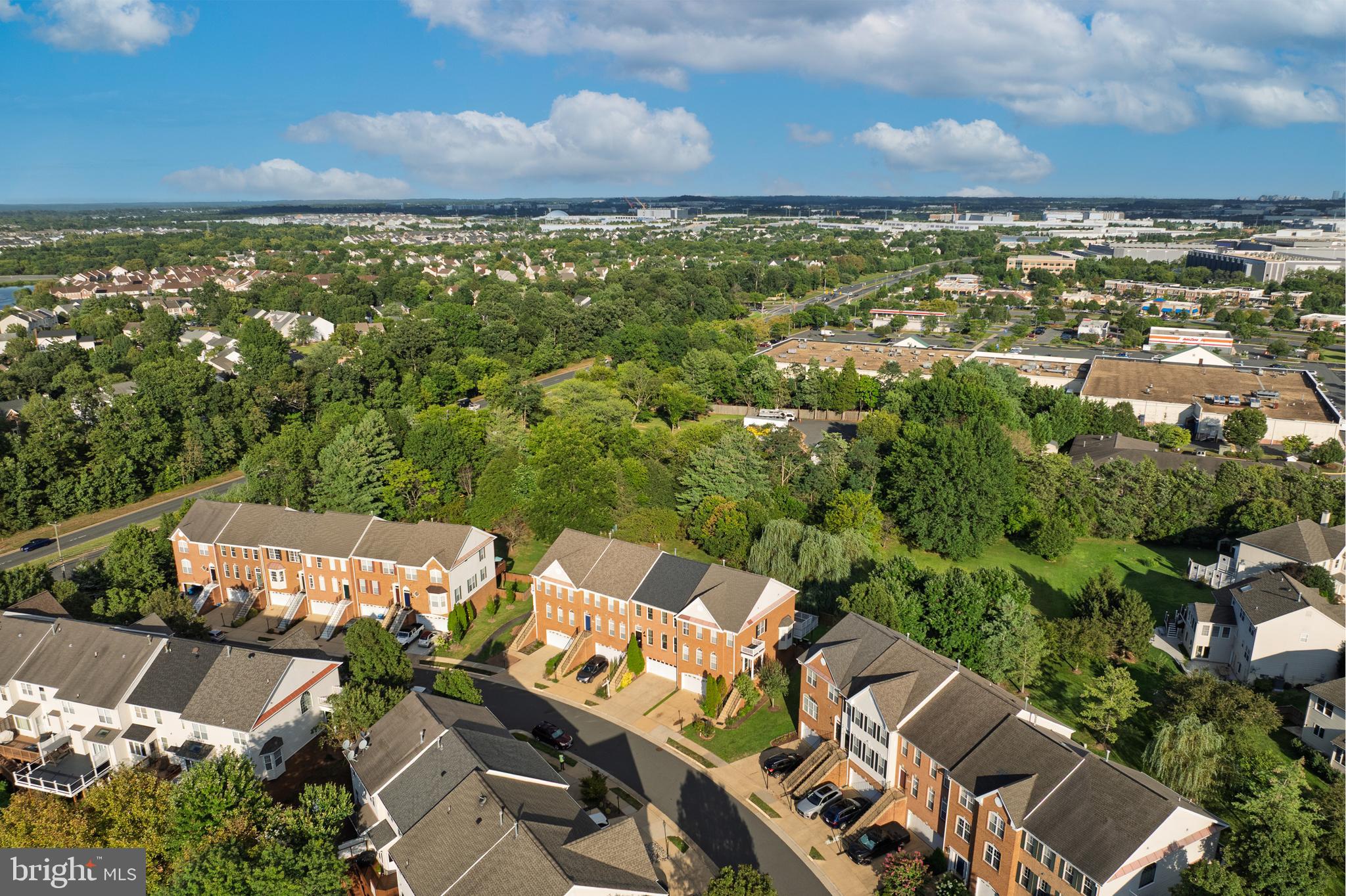 FARMWELL HUNT - Residential