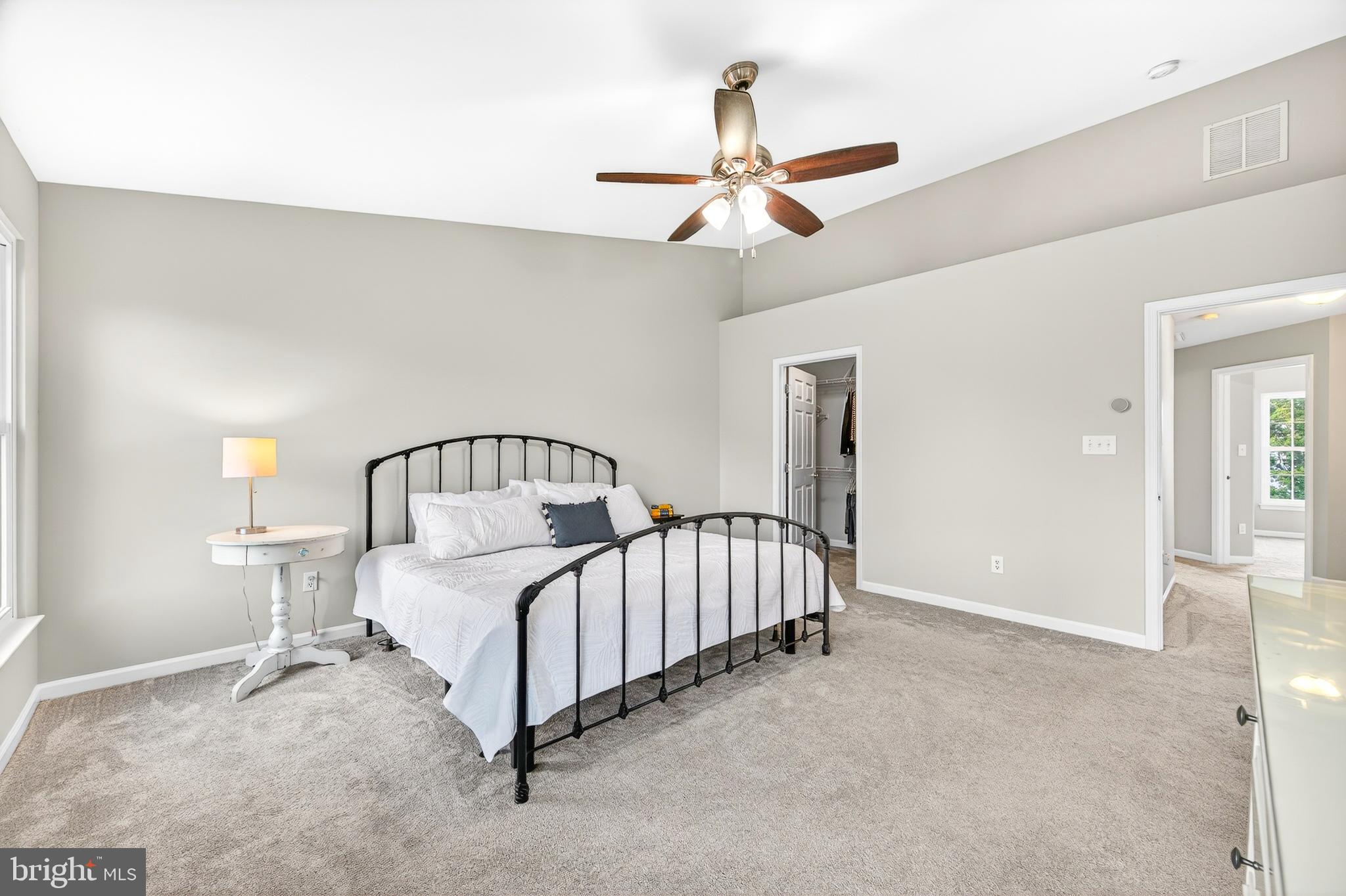 FARMWELL HUNT - Residential