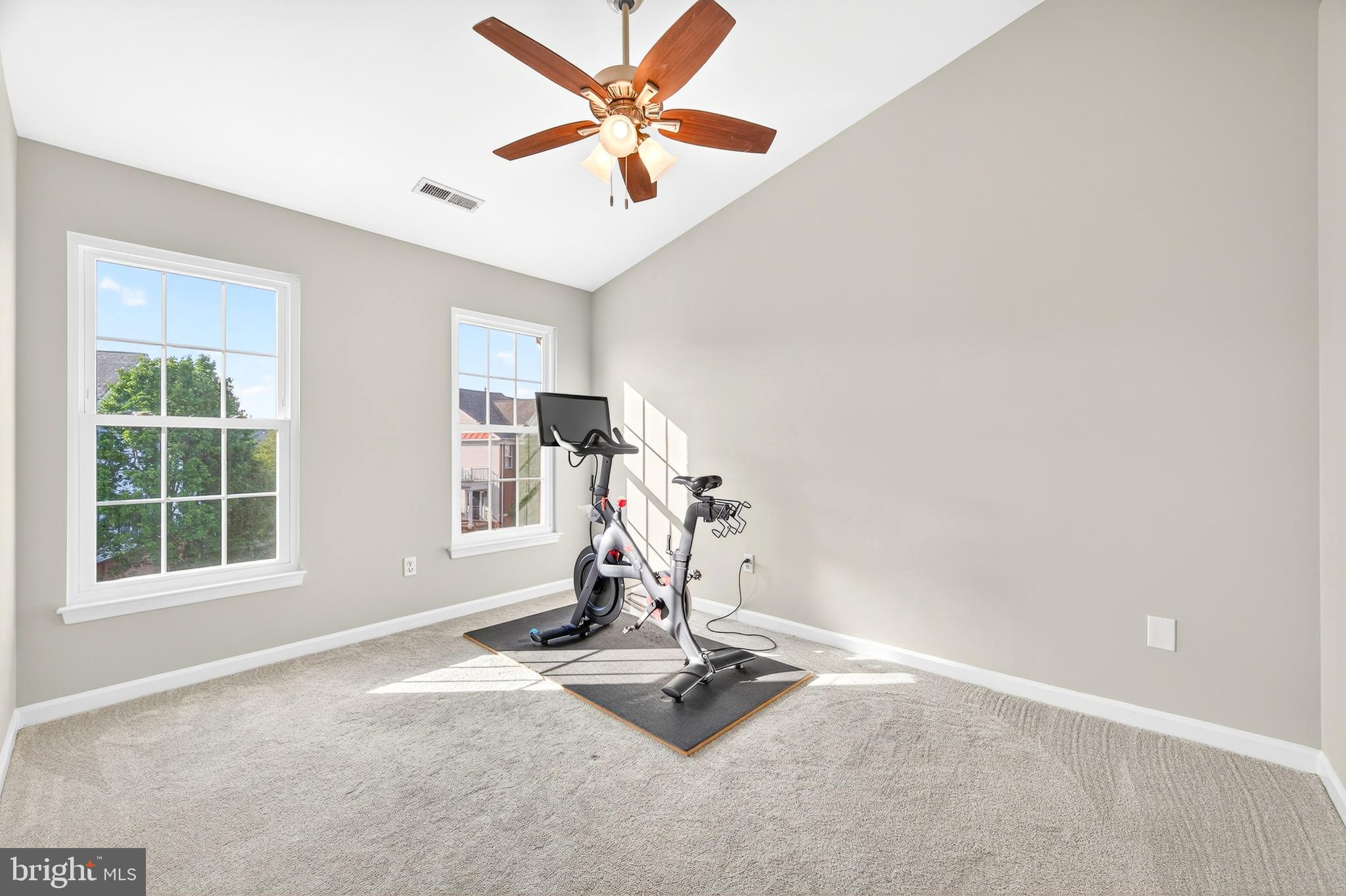 FARMWELL HUNT - Residential