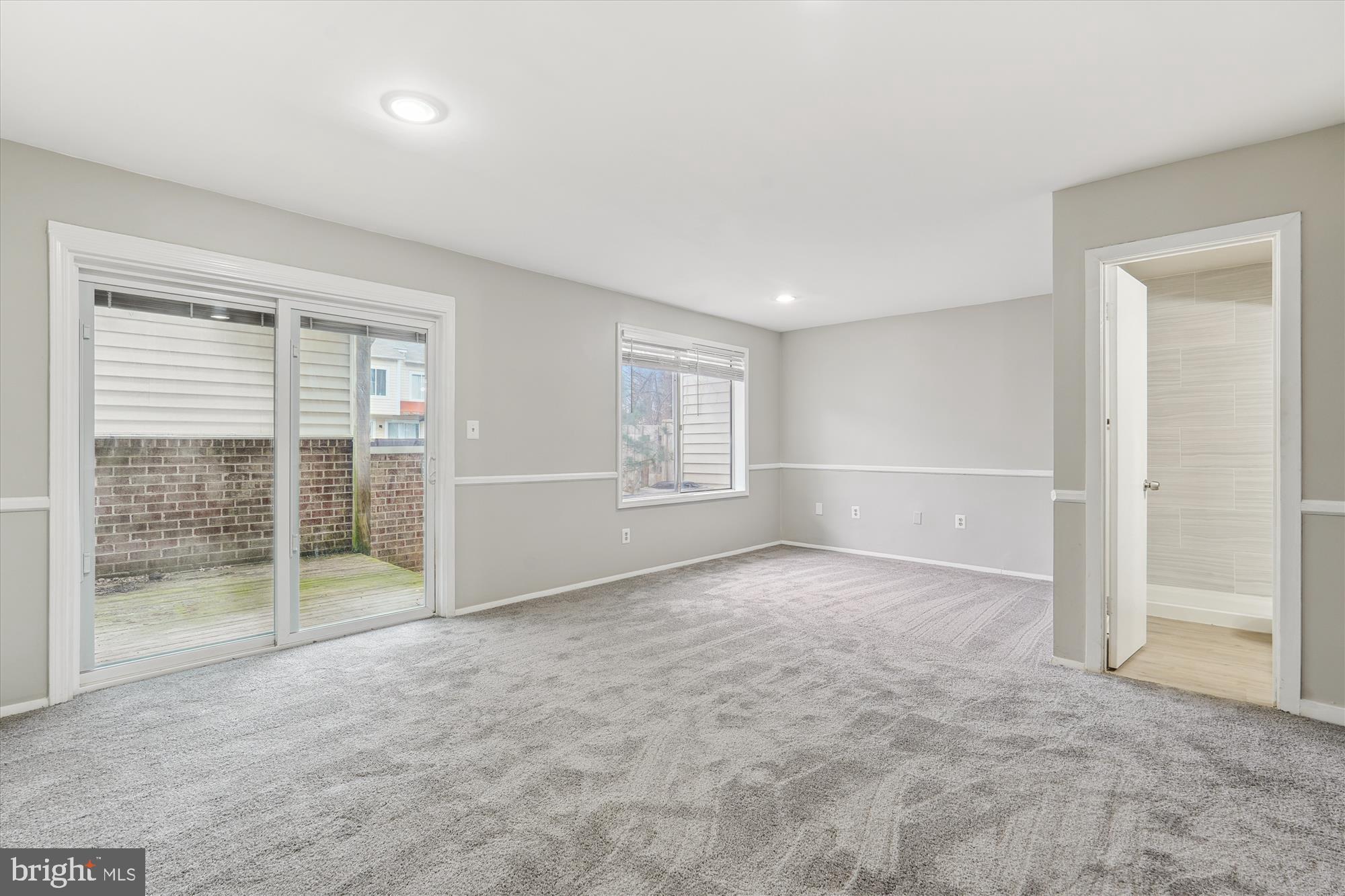 DOCKSIDE - Residential Lease