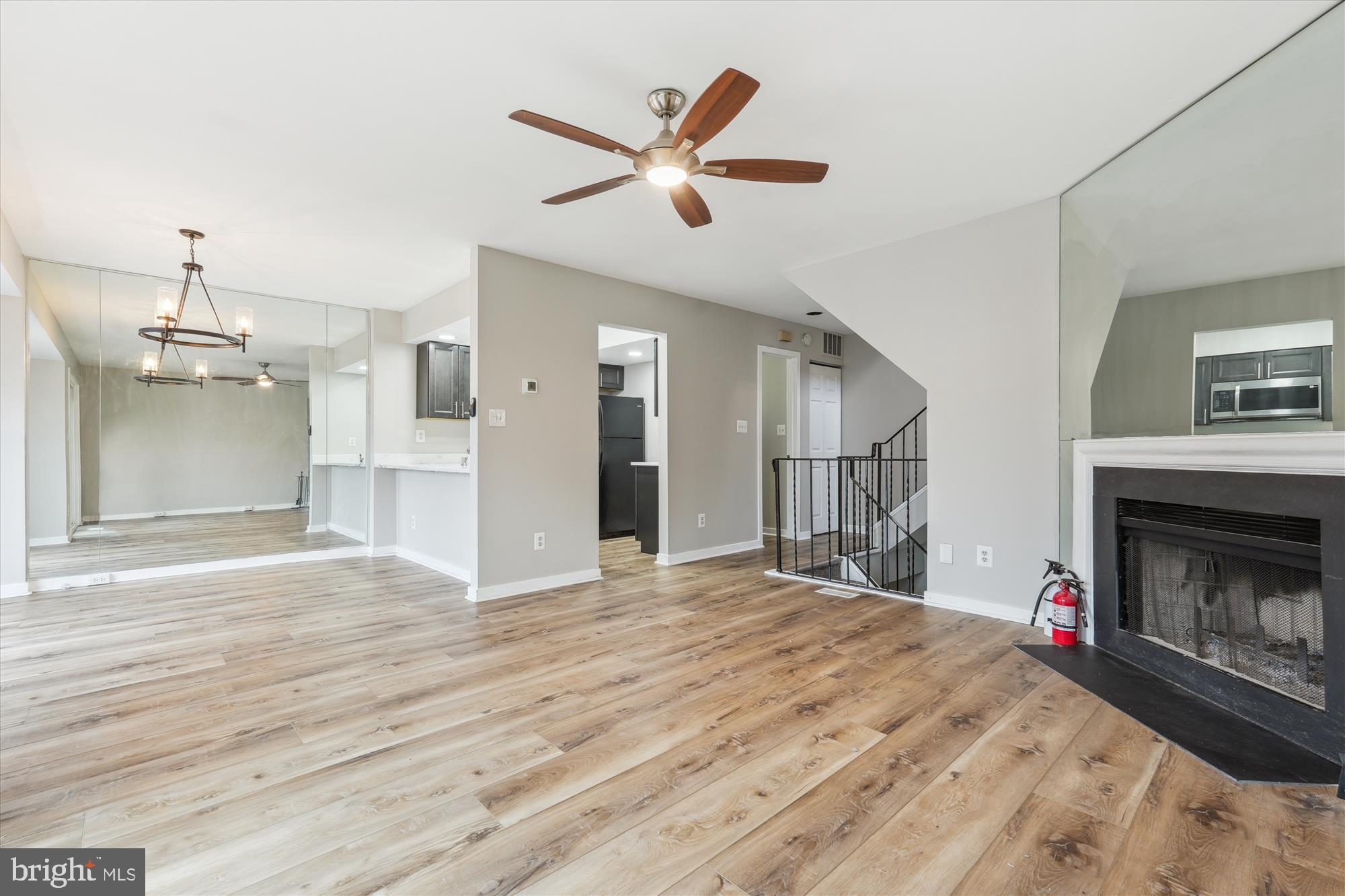 DOCKSIDE - Residential Lease