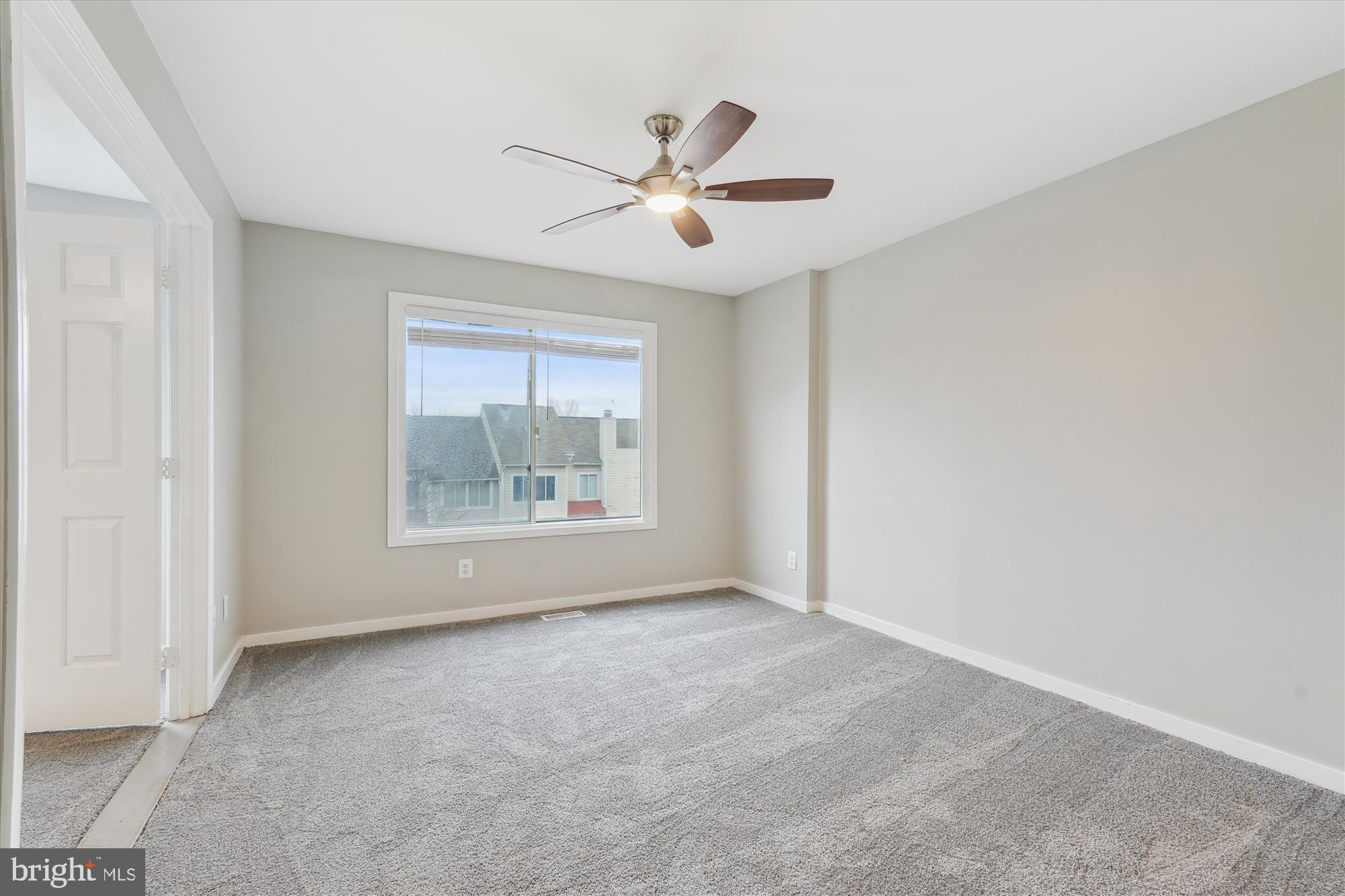 DOCKSIDE - Residential Lease