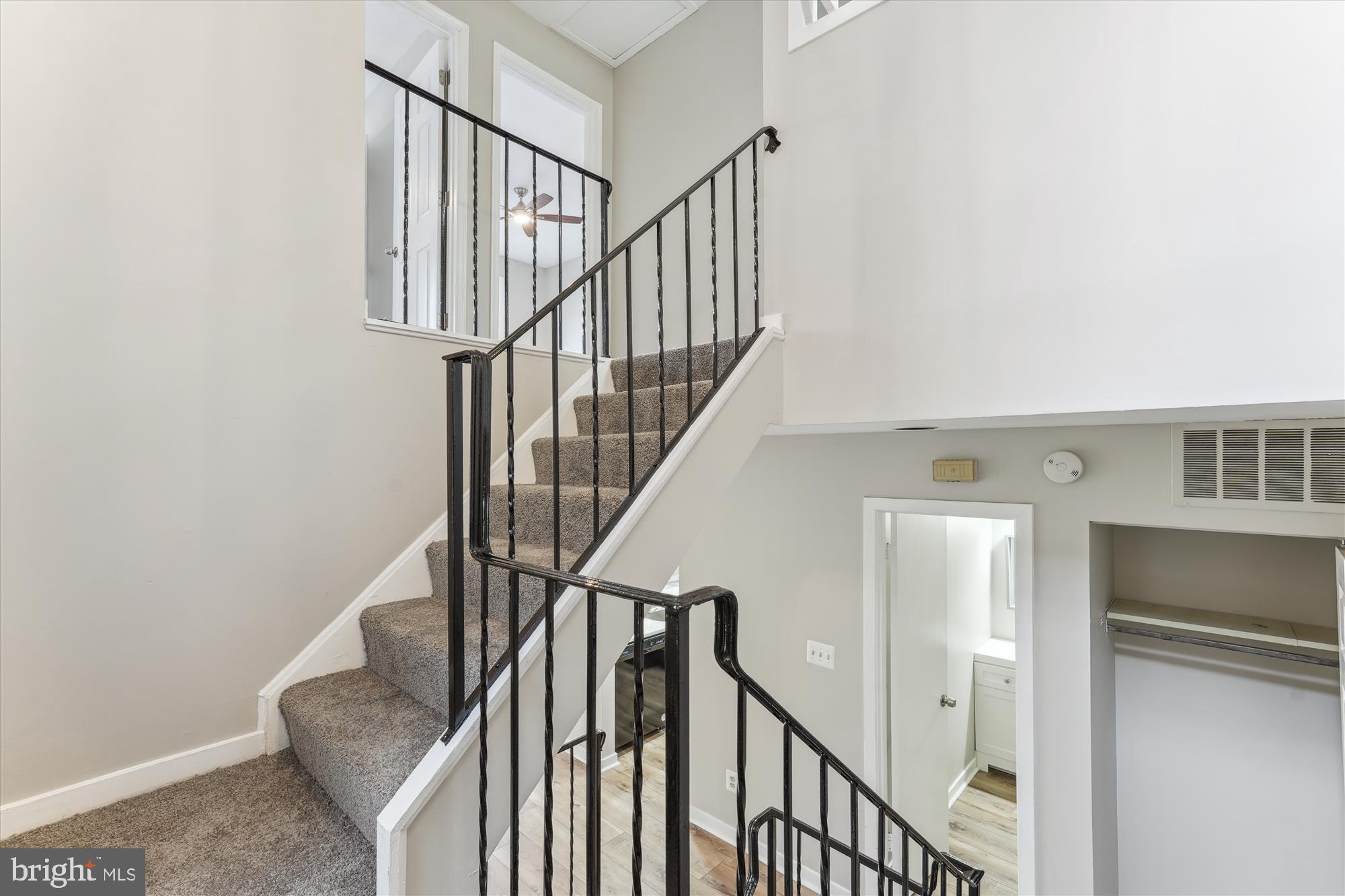 DOCKSIDE - Residential Lease