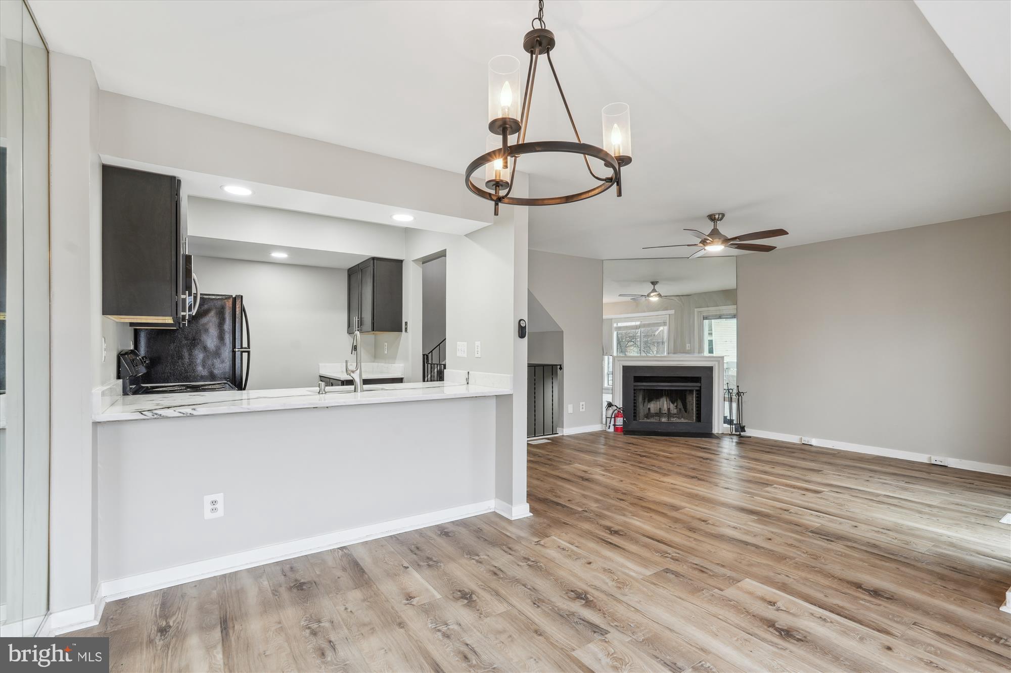 DOCKSIDE - Residential Lease