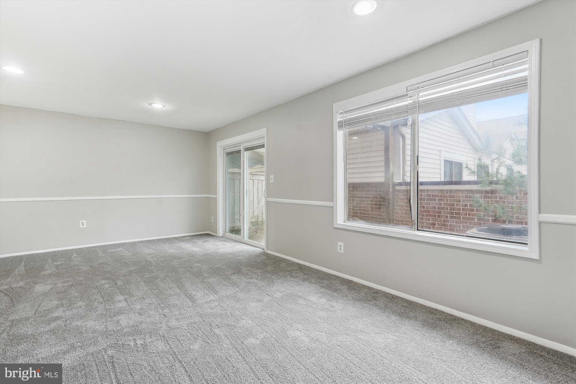 DOCKSIDE - Residential Lease