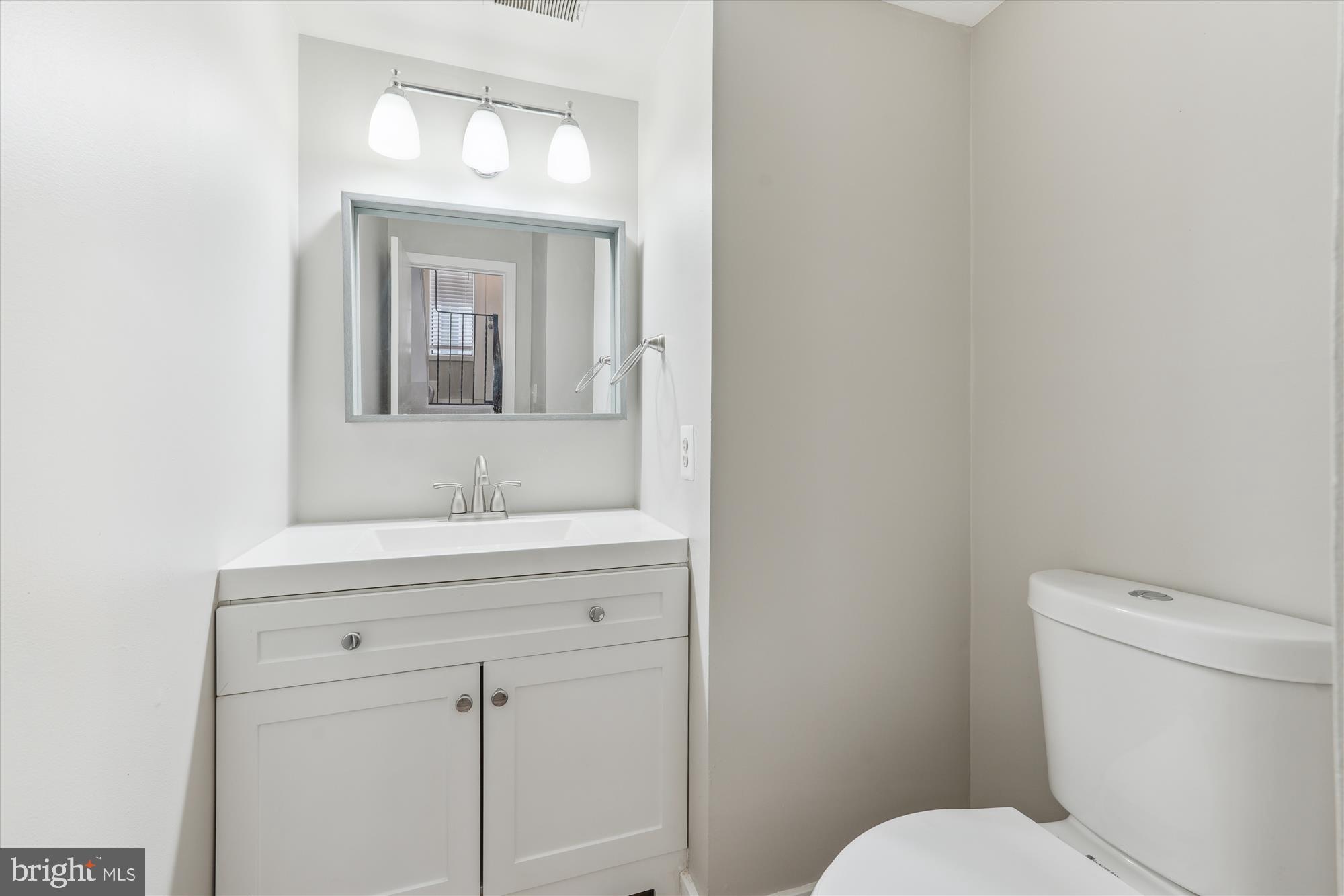 DOCKSIDE - Residential Lease