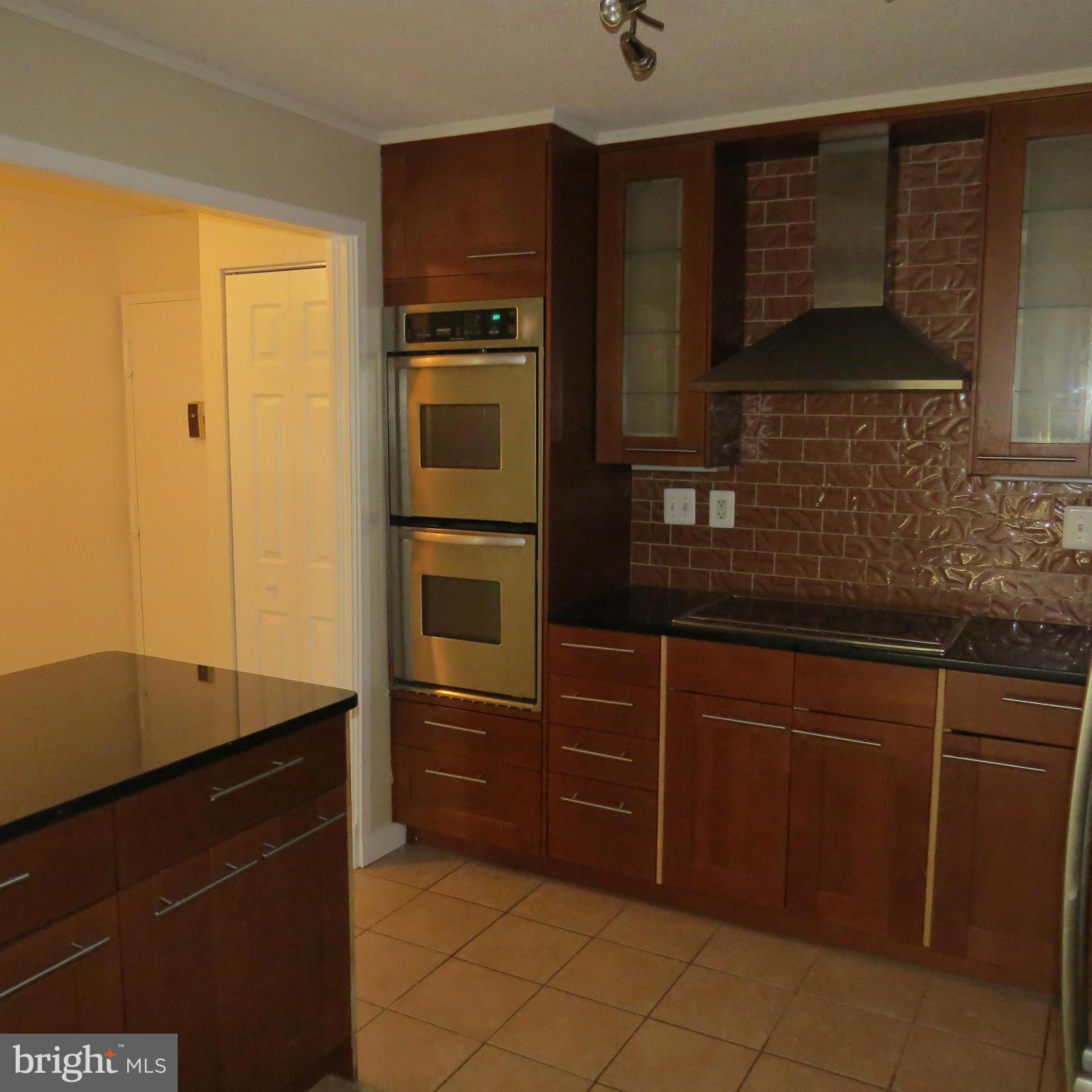 WATERGATE AT LANDMARK - Residential Lease