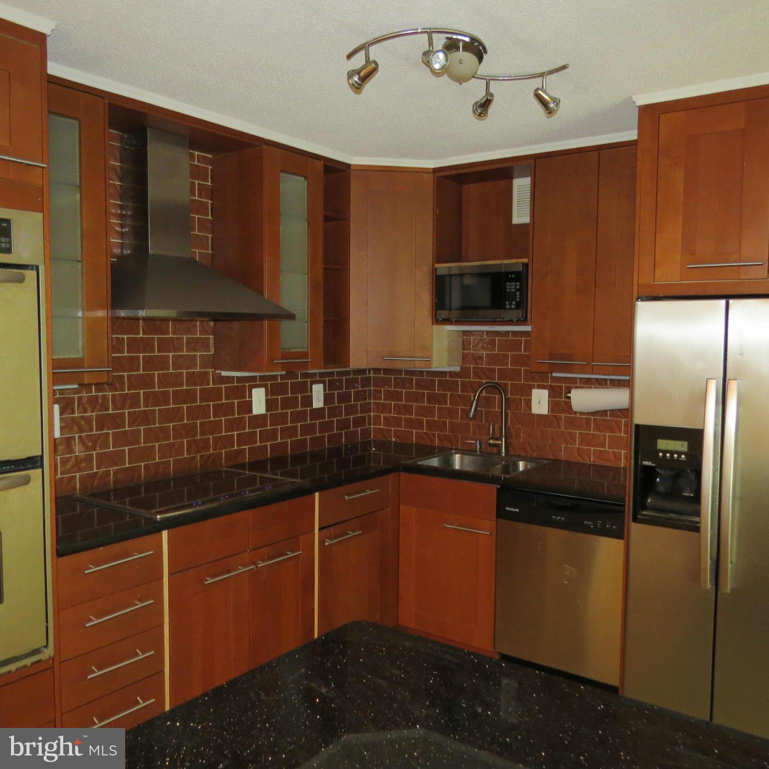 WATERGATE AT LANDMARK - Residential Lease