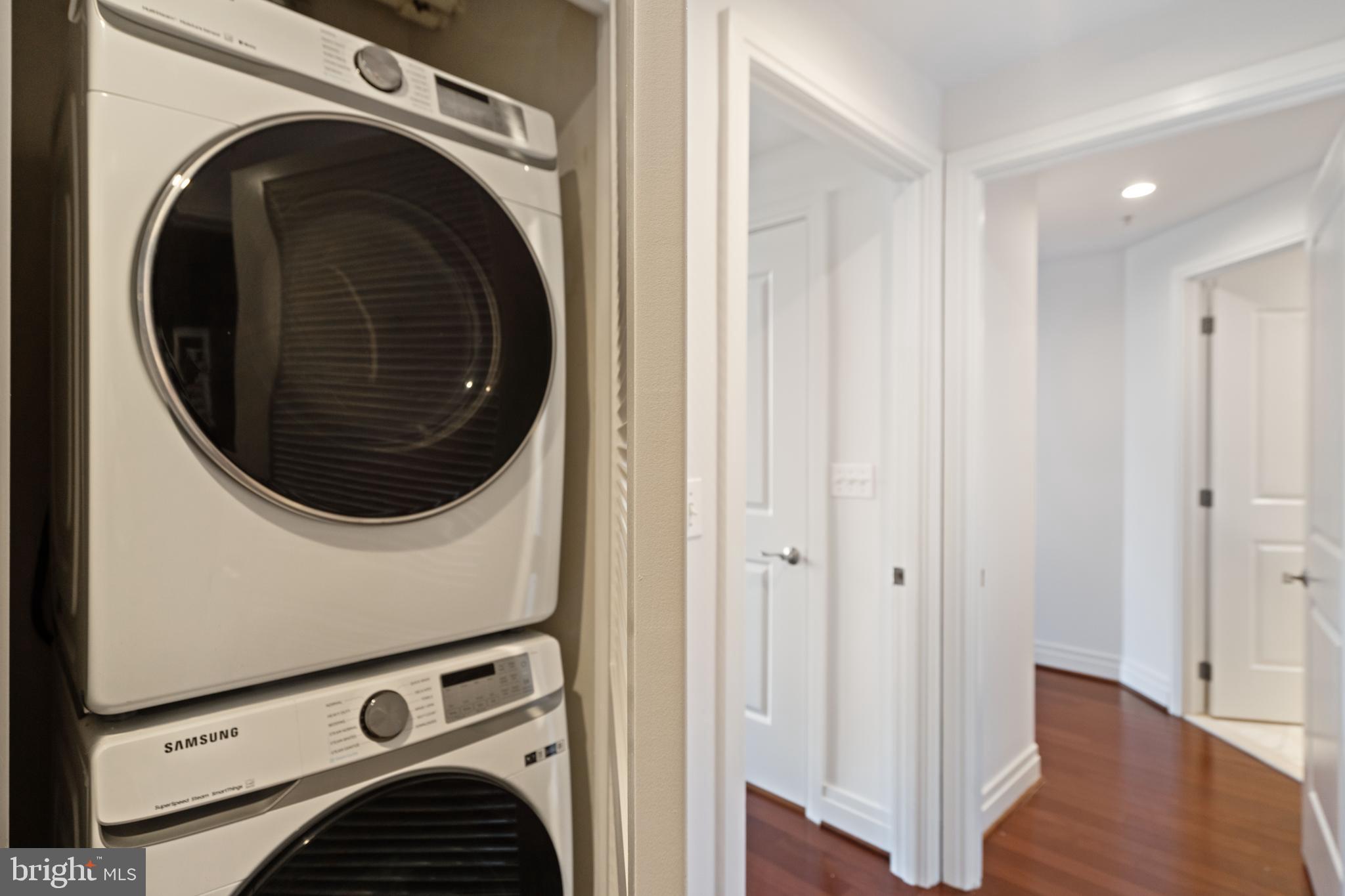 ONE PARK CREST CONDOMINIUM - Residential