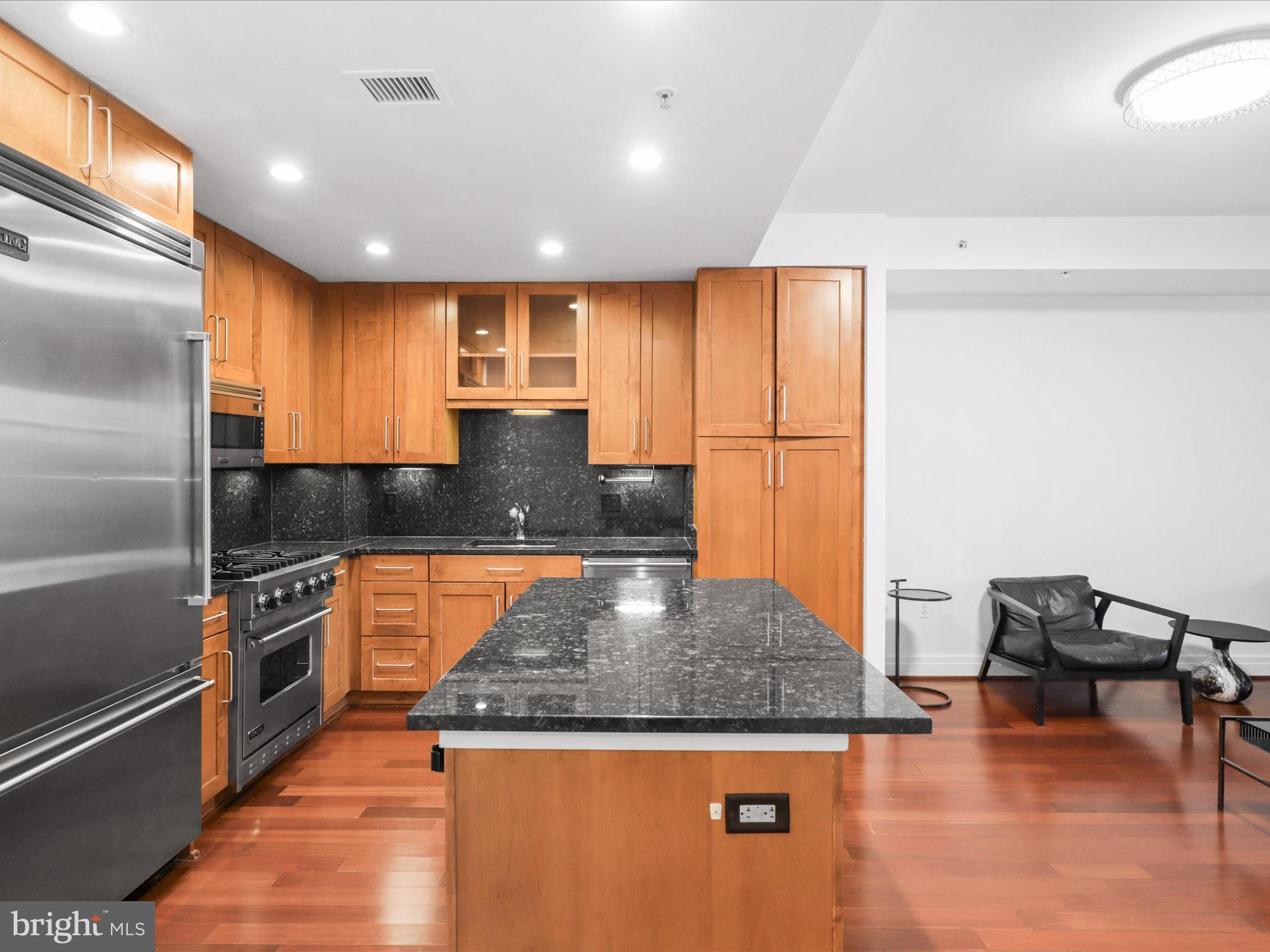 ONE PARK CREST CONDOMINIUM - Residential