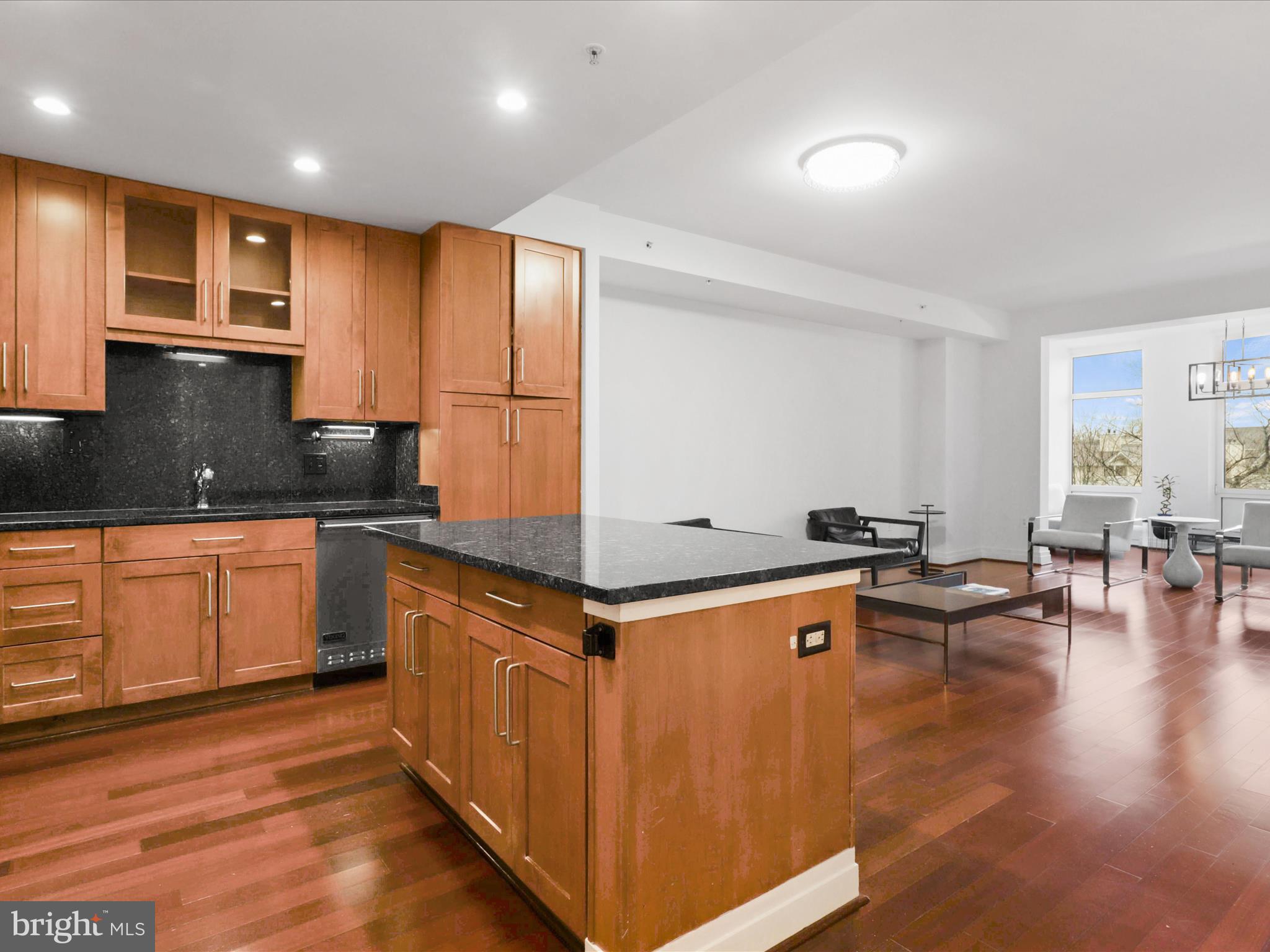 ONE PARK CREST CONDOMINIUM - Residential