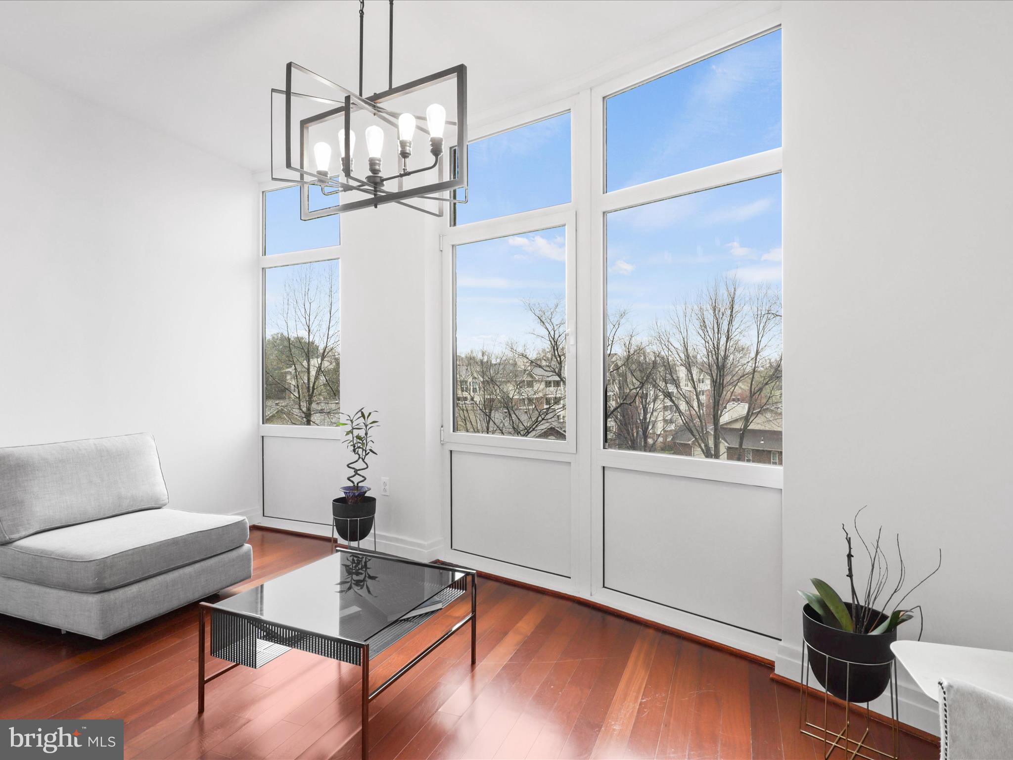 ONE PARK CREST CONDOMINIUM - Residential