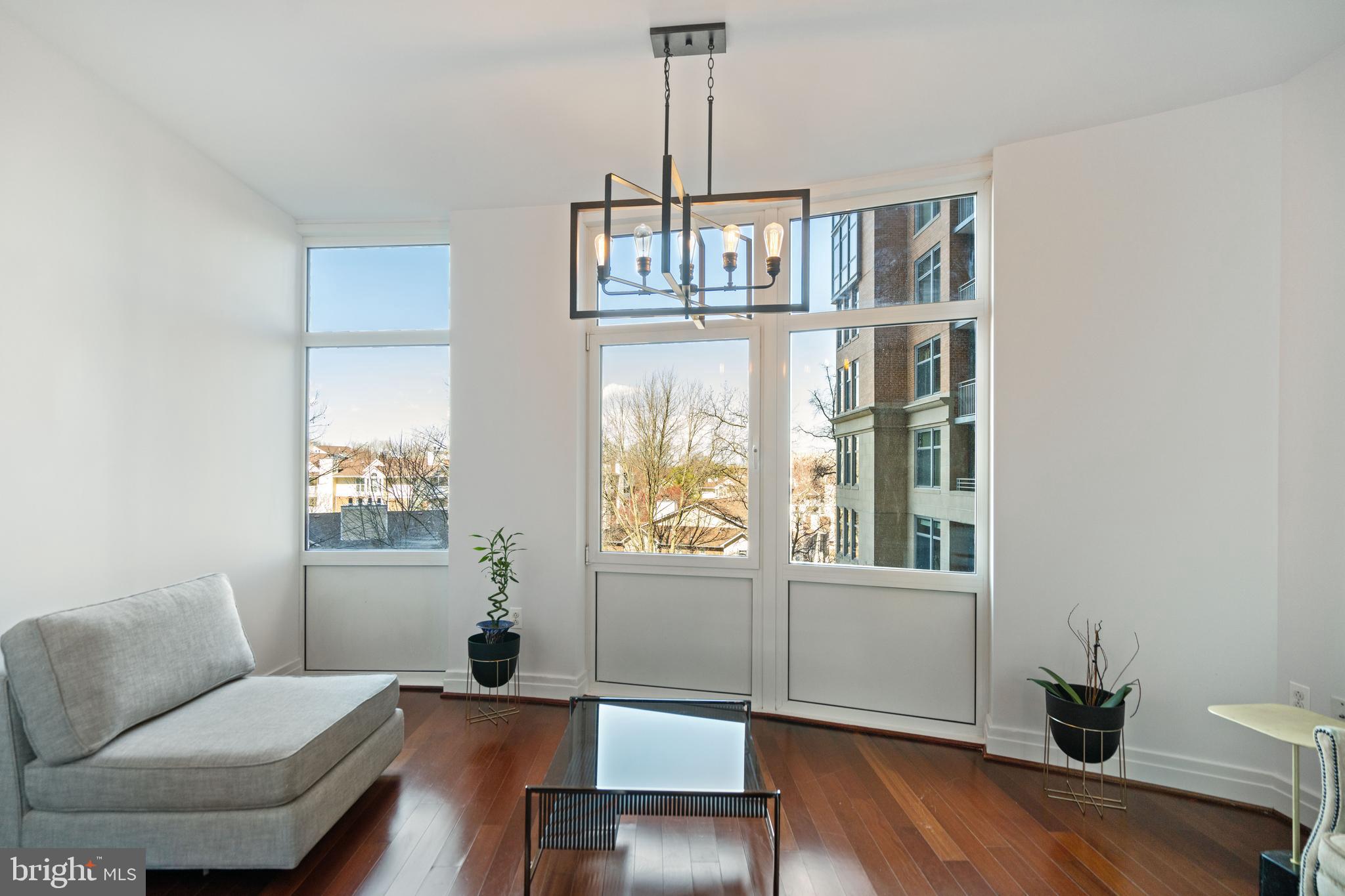 ONE PARK CREST CONDOMINIUM - Residential