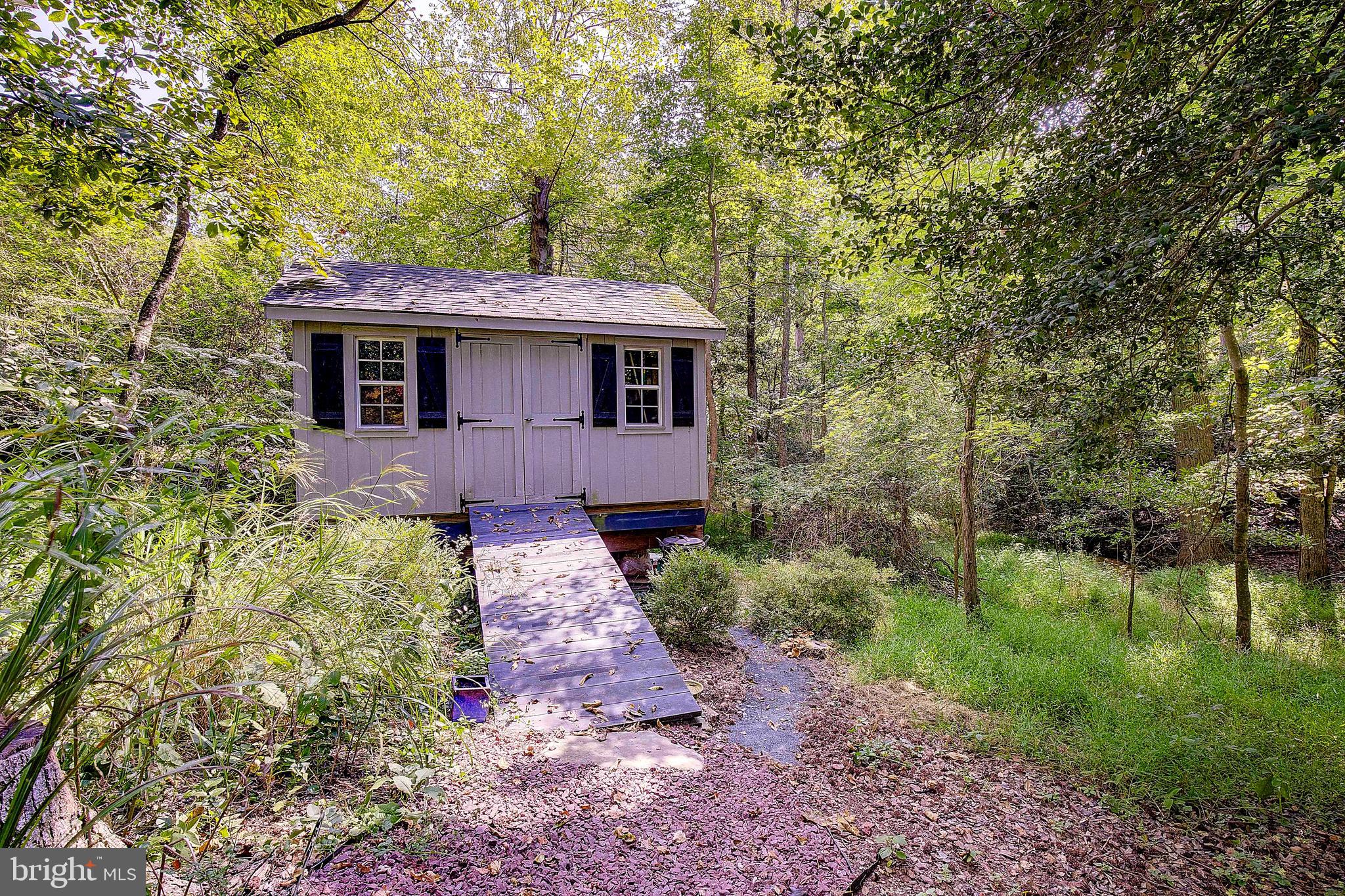 ANNAPOLIS ROADS - Residential