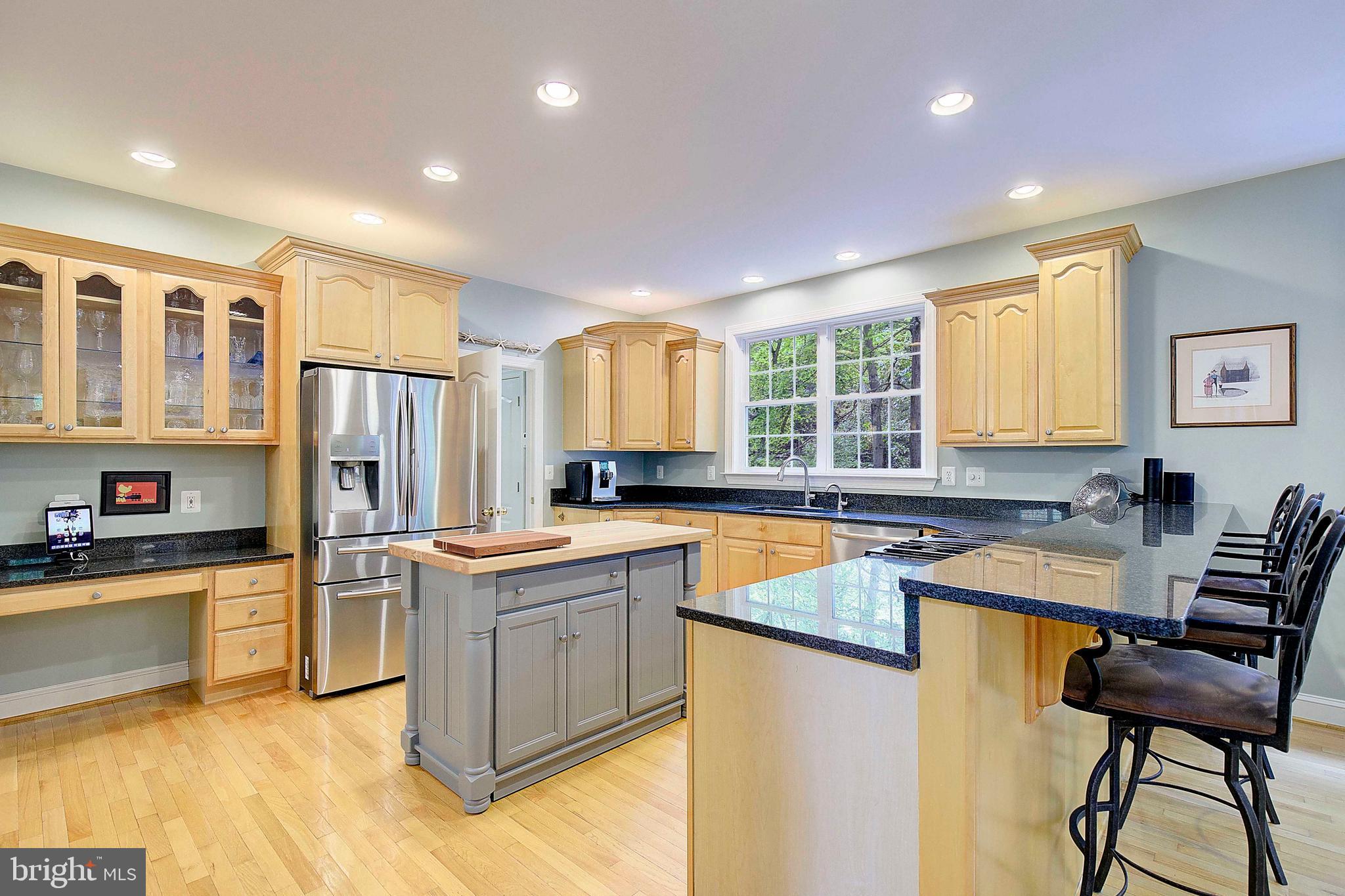 ANNAPOLIS ROADS - Residential