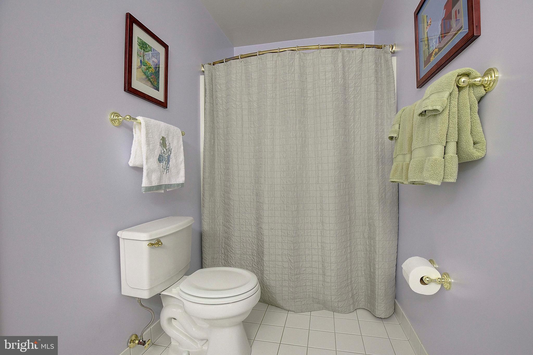 ANNAPOLIS ROADS - Residential