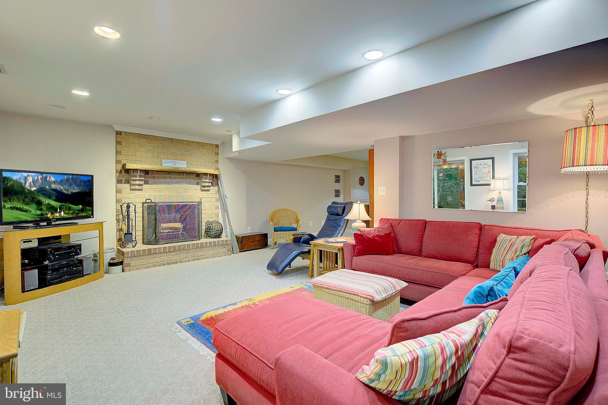 ANNAPOLIS ROADS - Residential