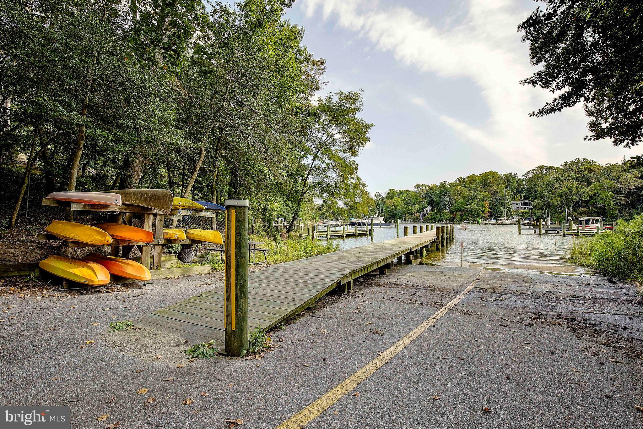 ANNAPOLIS ROADS - Residential