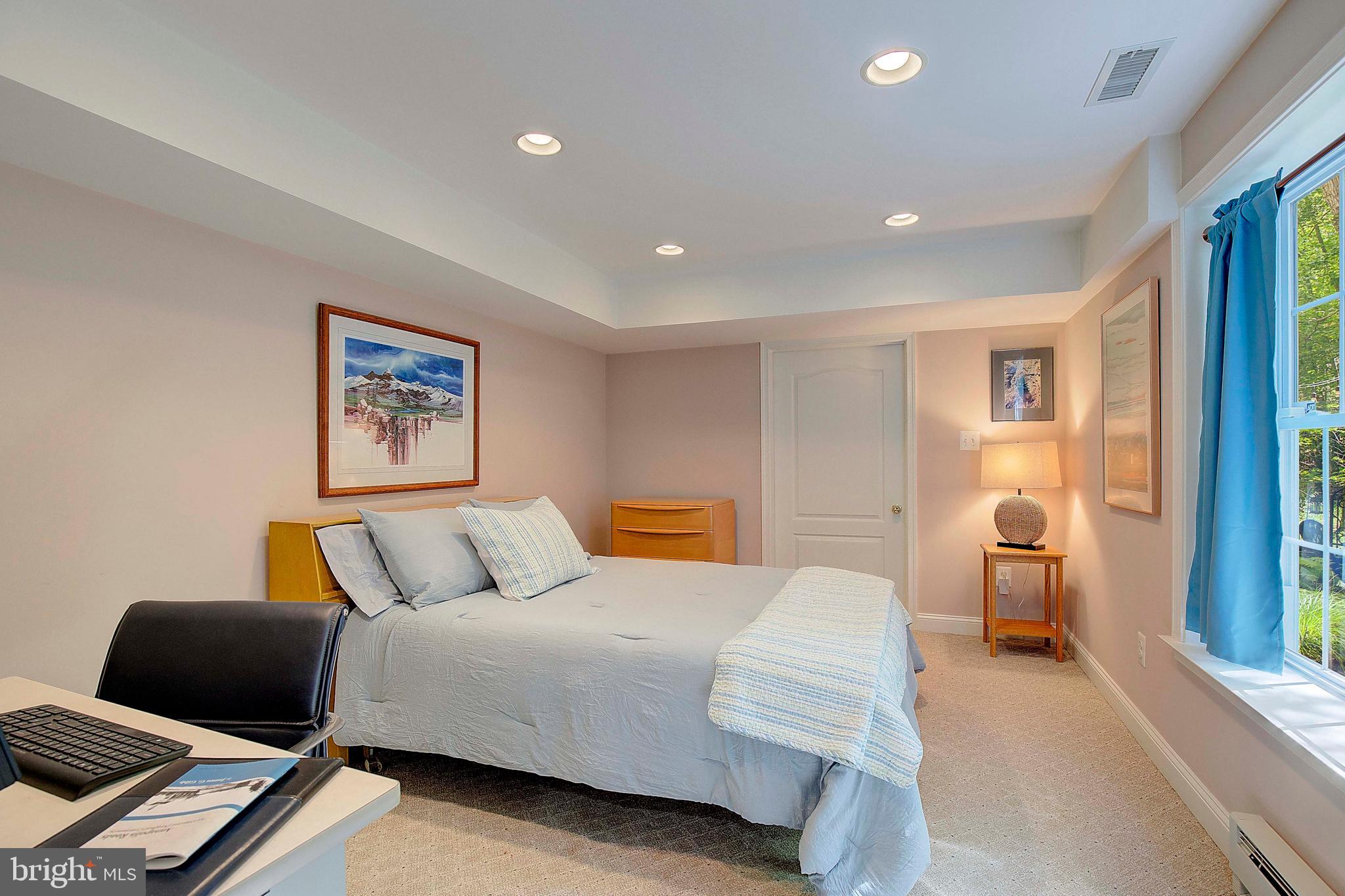 ANNAPOLIS ROADS - Residential