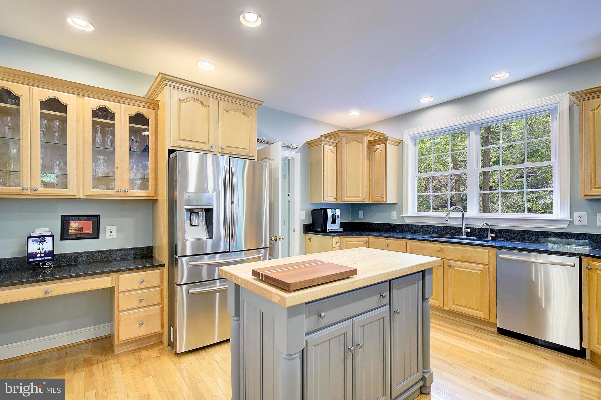 ANNAPOLIS ROADS - Residential