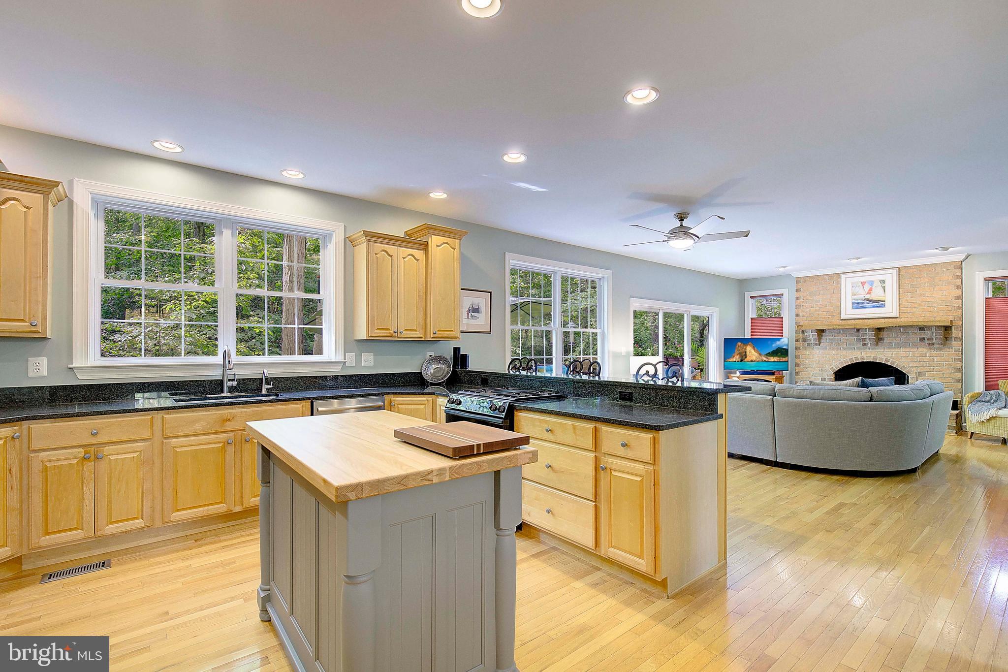 ANNAPOLIS ROADS - Residential