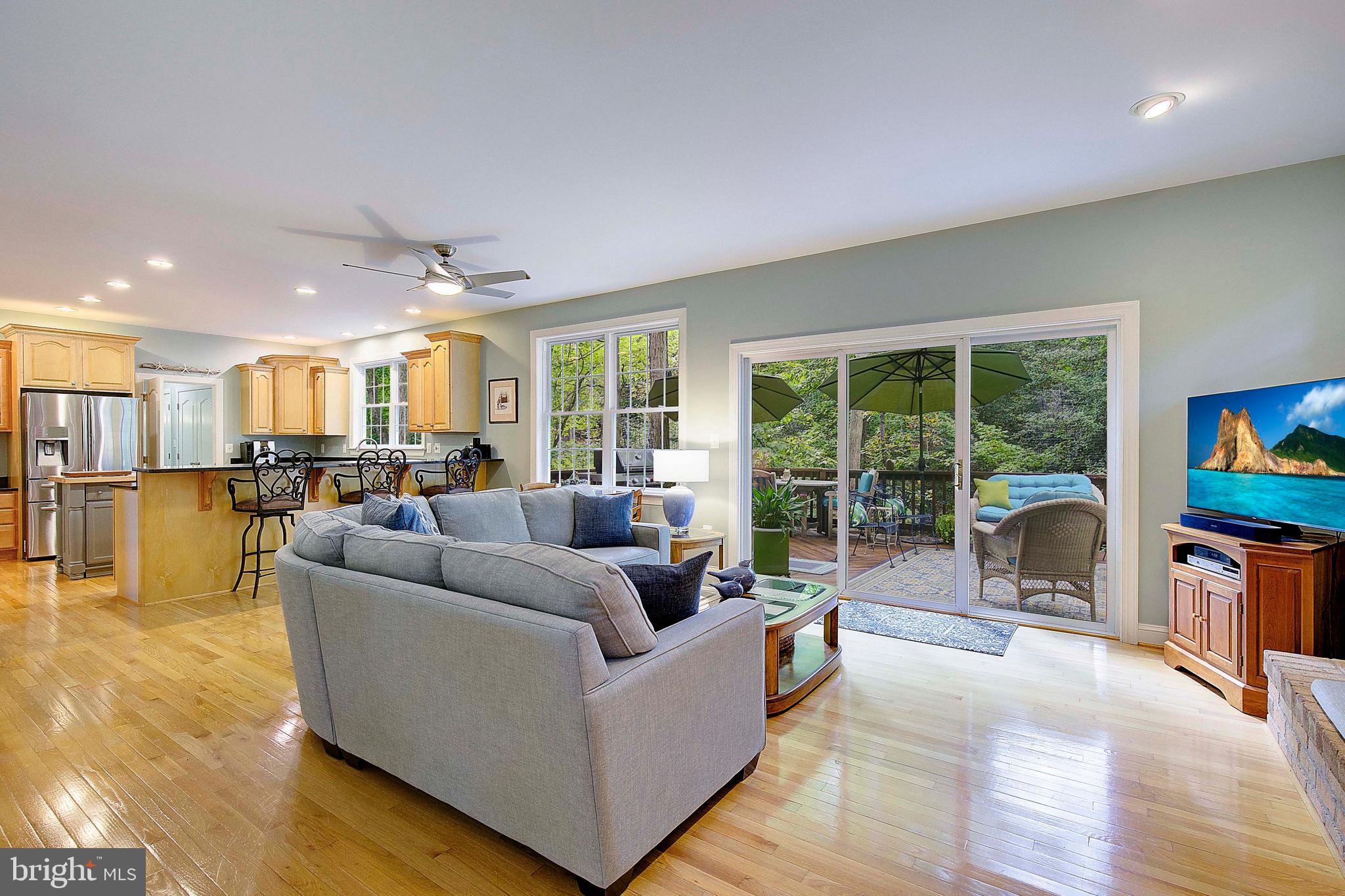 ANNAPOLIS ROADS - Residential